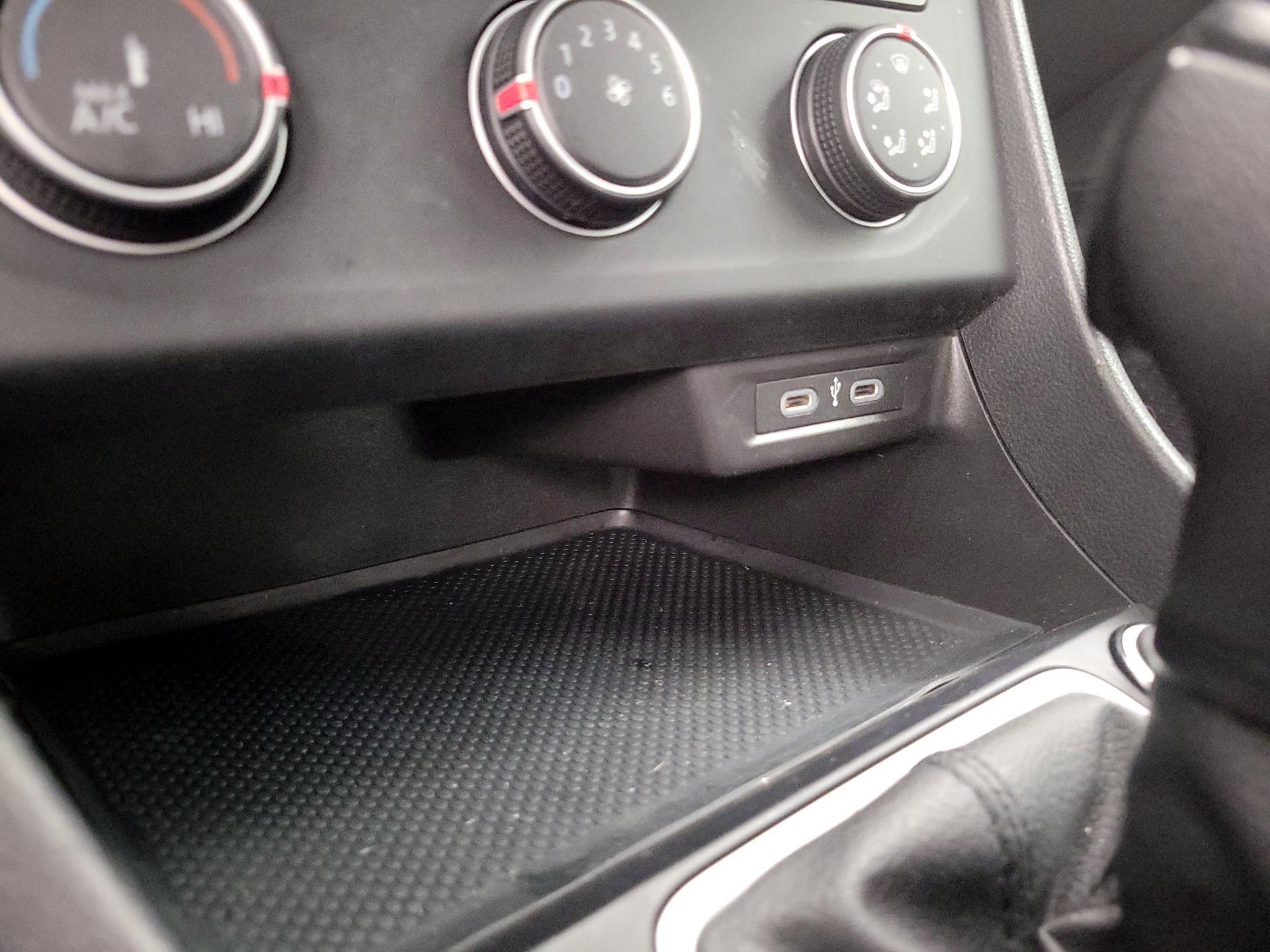 Thumbnail: 2023 Volkswagen Jetta - 17