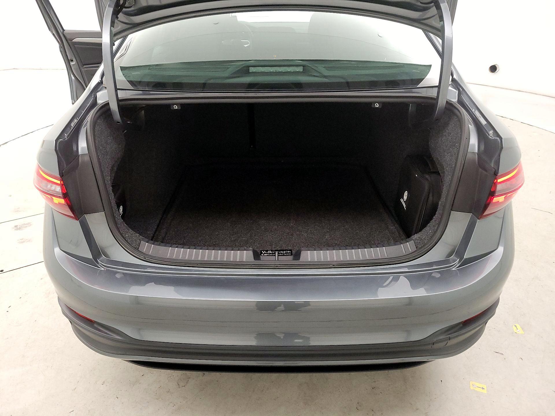 Thumbnail: 2023 Volkswagen Jetta - 19