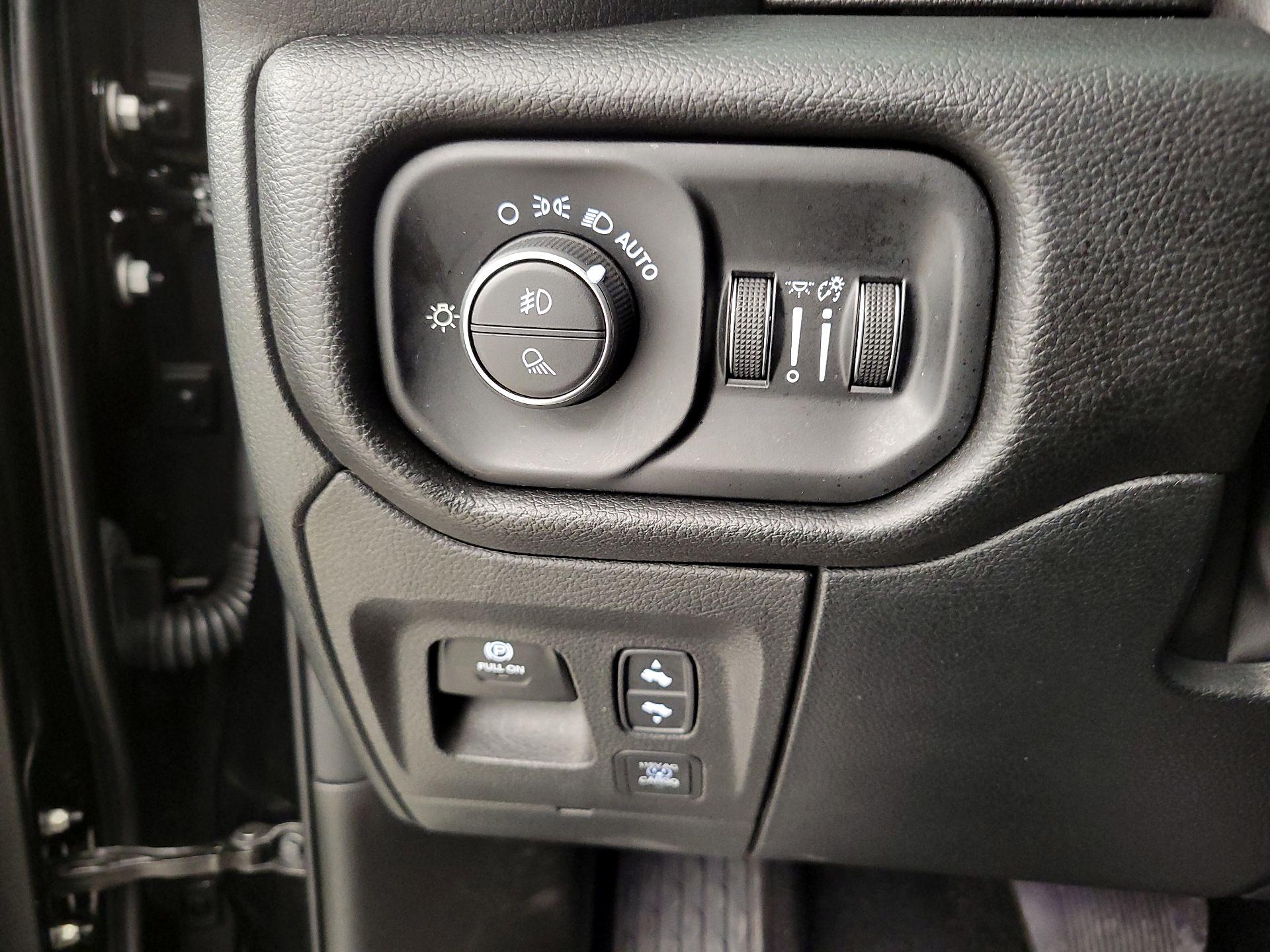 Thumbnail: 2025 RAM 1500 - 13