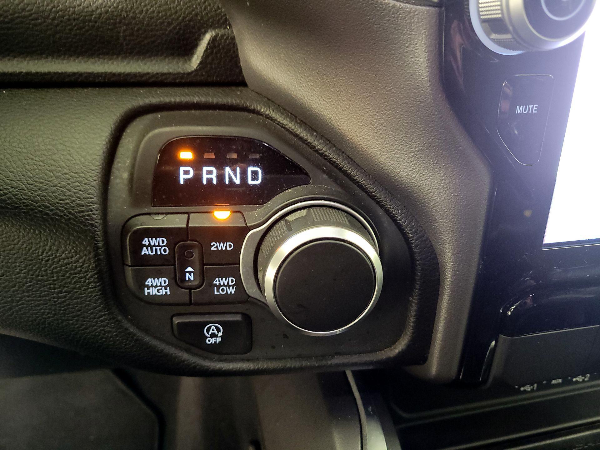 Thumbnail: 2025 RAM 1500 - 18