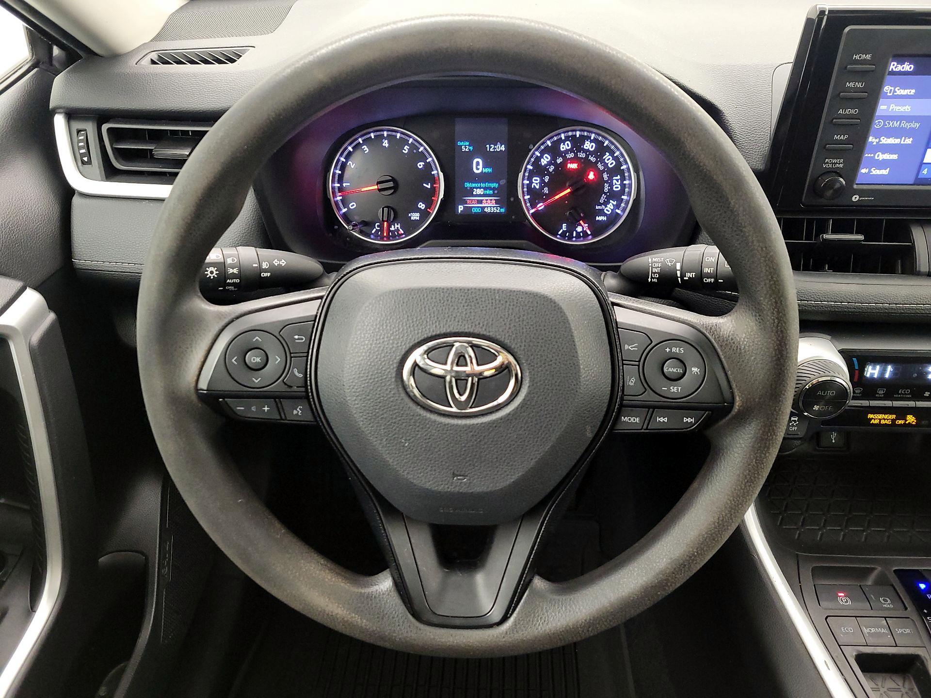 Thumbnail: 2021 Toyota RAV4 - 10