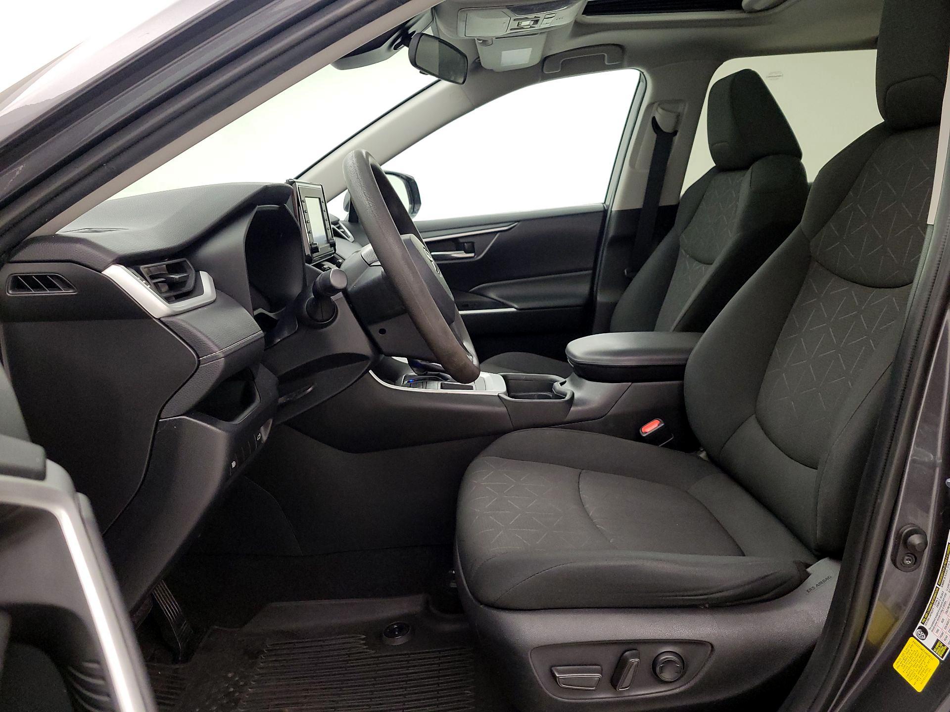 Thumbnail: 2021 Toyota RAV4 - 11