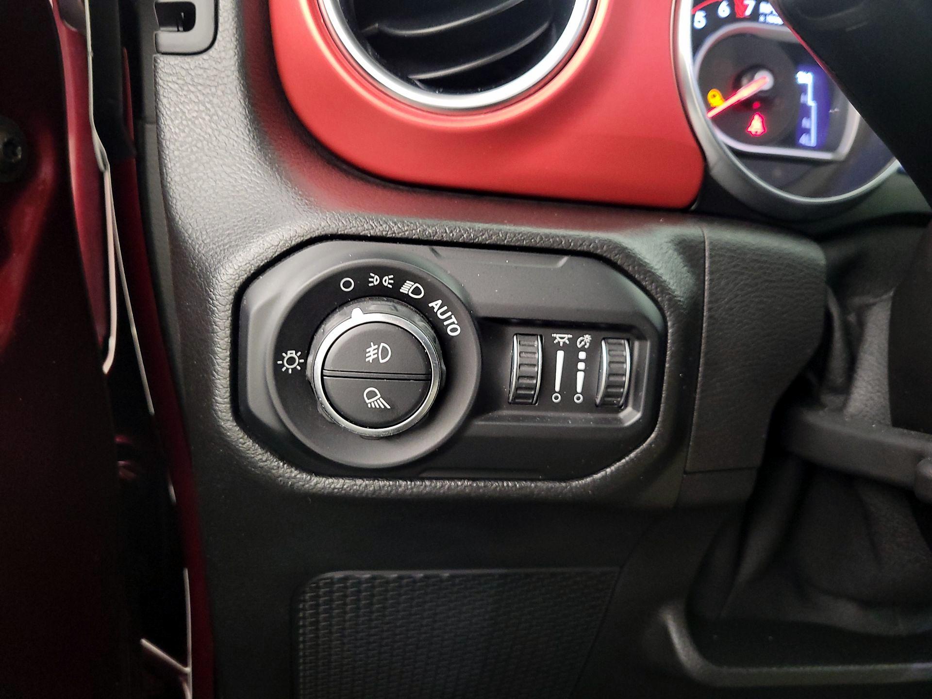 Thumbnail: 2021 Jeep Gladiator - 13