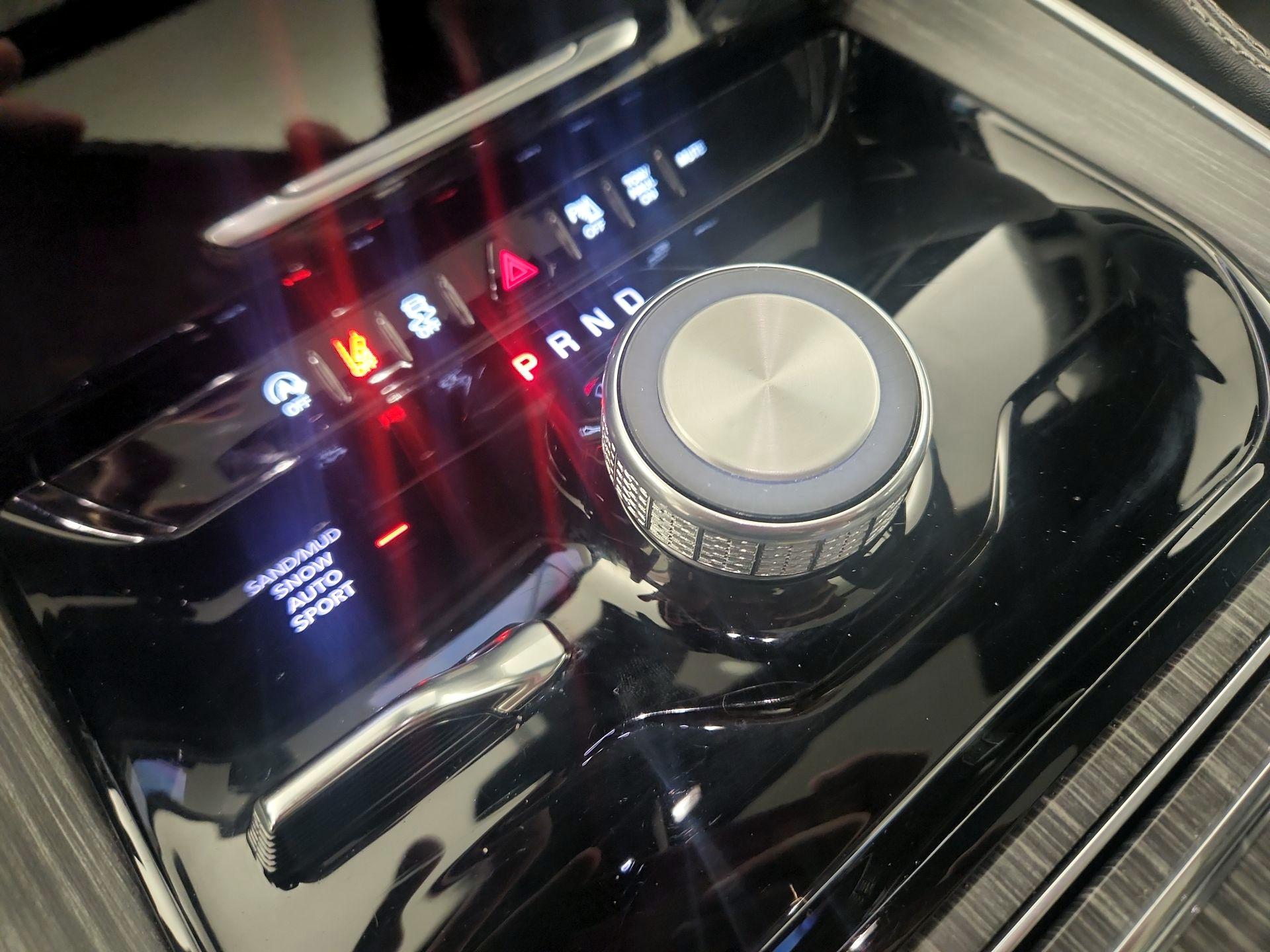 Thumbnail: 2024 Jeep Wagoneer - 16