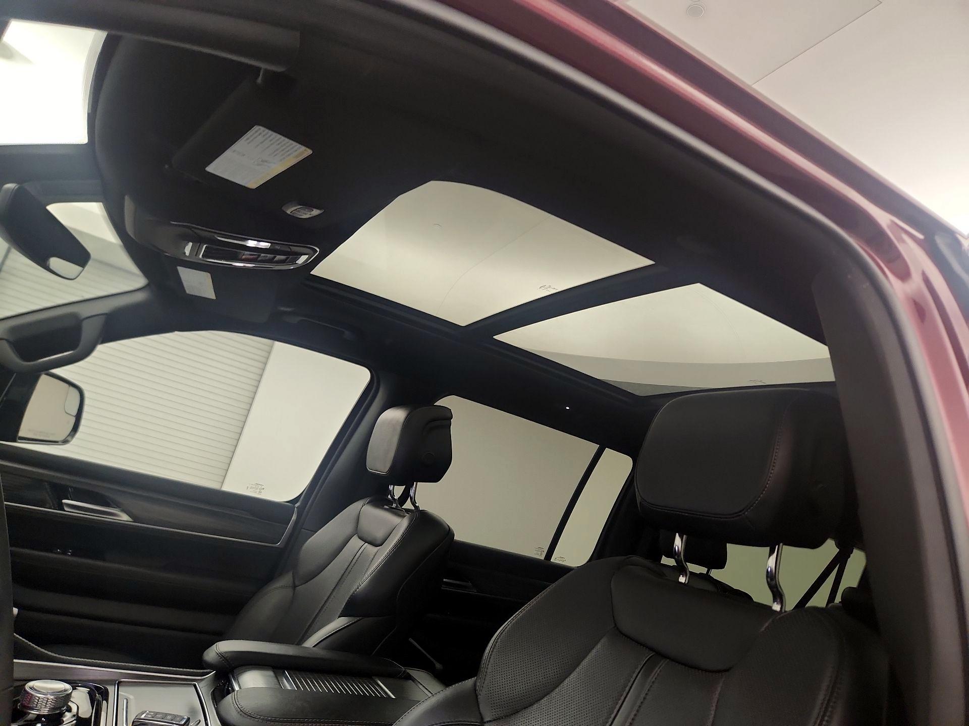 Thumbnail: 2024 Jeep Wagoneer - 18