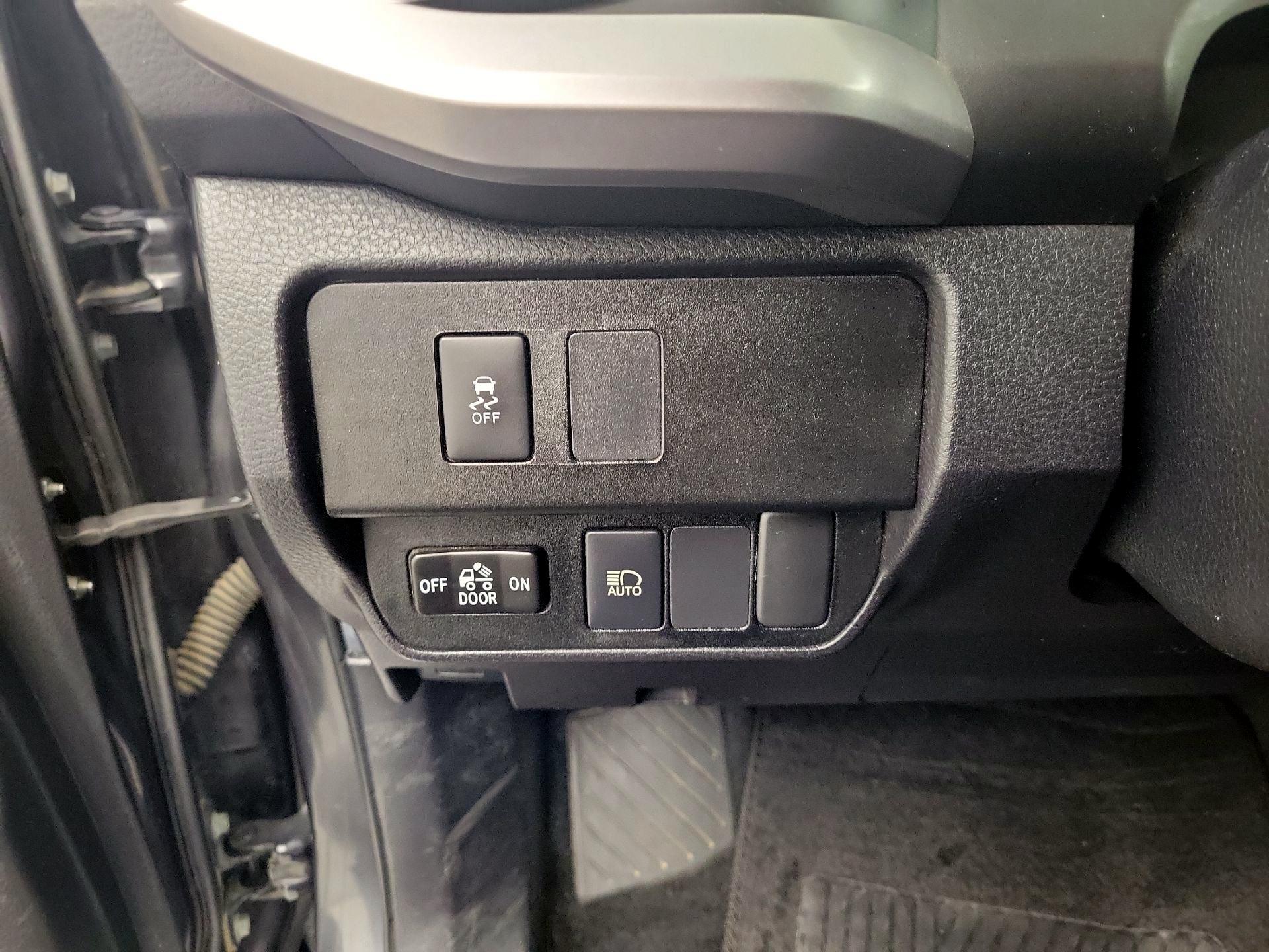 Thumbnail: 2022 Toyota Tacoma - 11