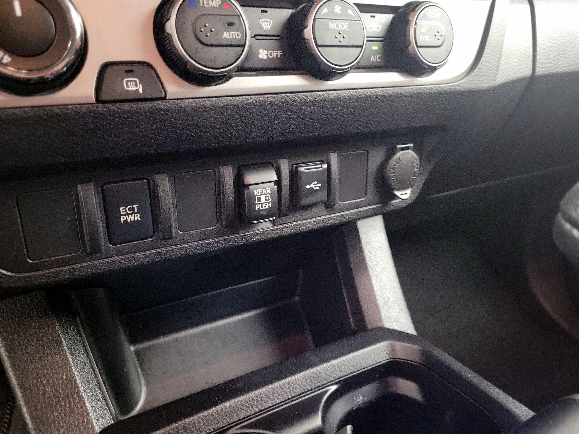 Thumbnail: 2022 Toyota Tacoma - 16