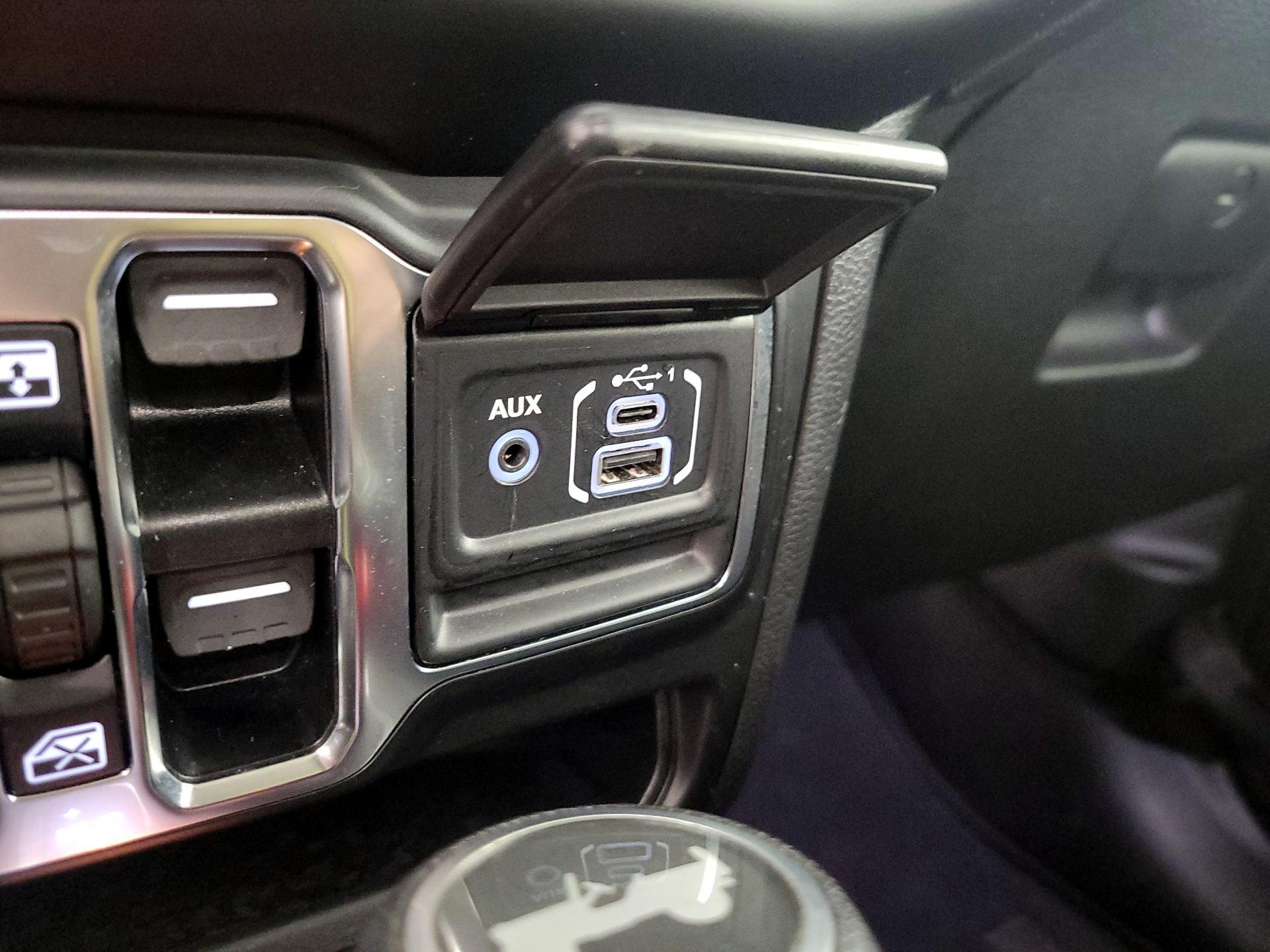 Thumbnail: 2021 Jeep Wrangler - 19