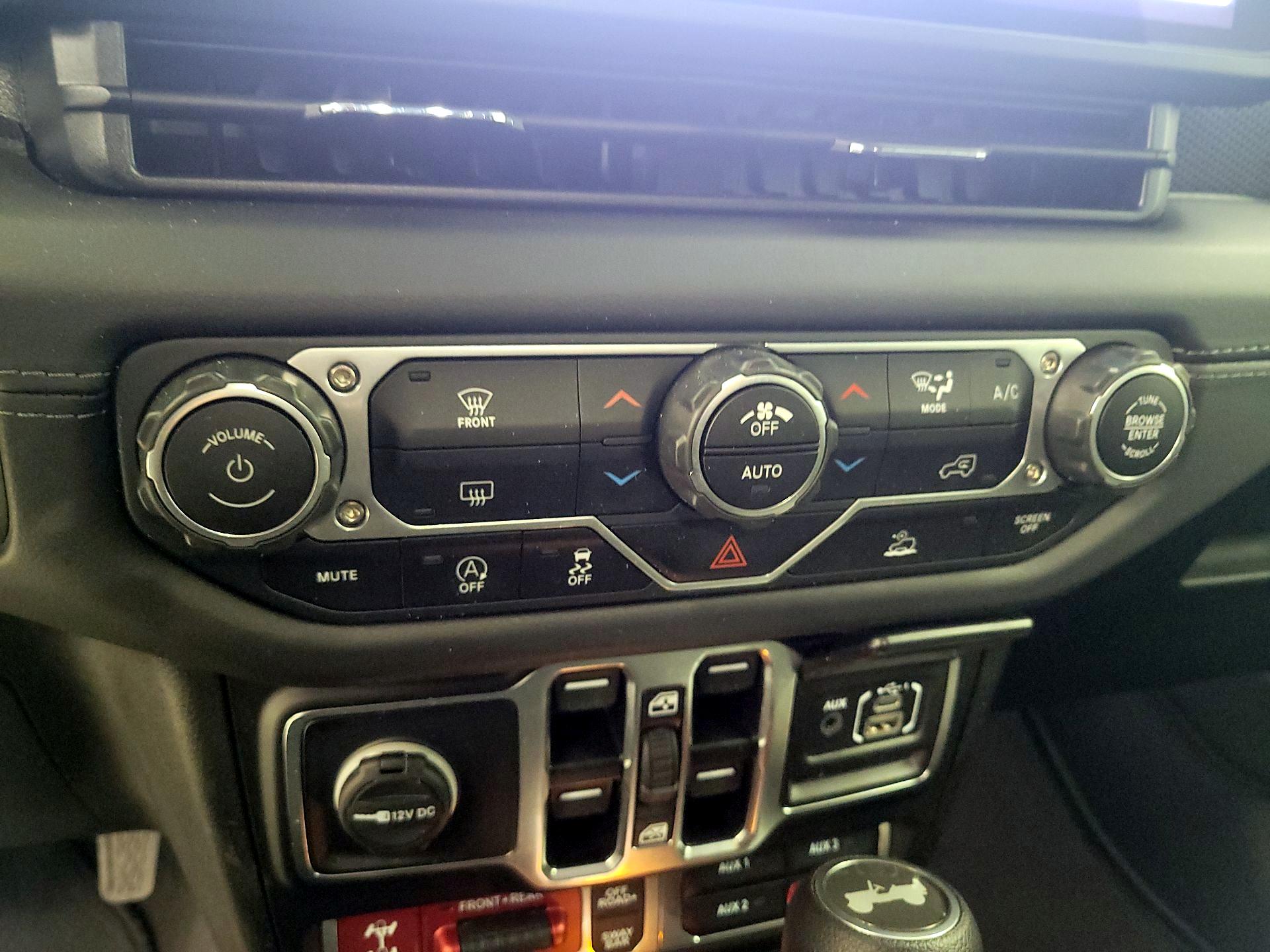 Thumbnail: 2025 Jeep Wrangler - 16