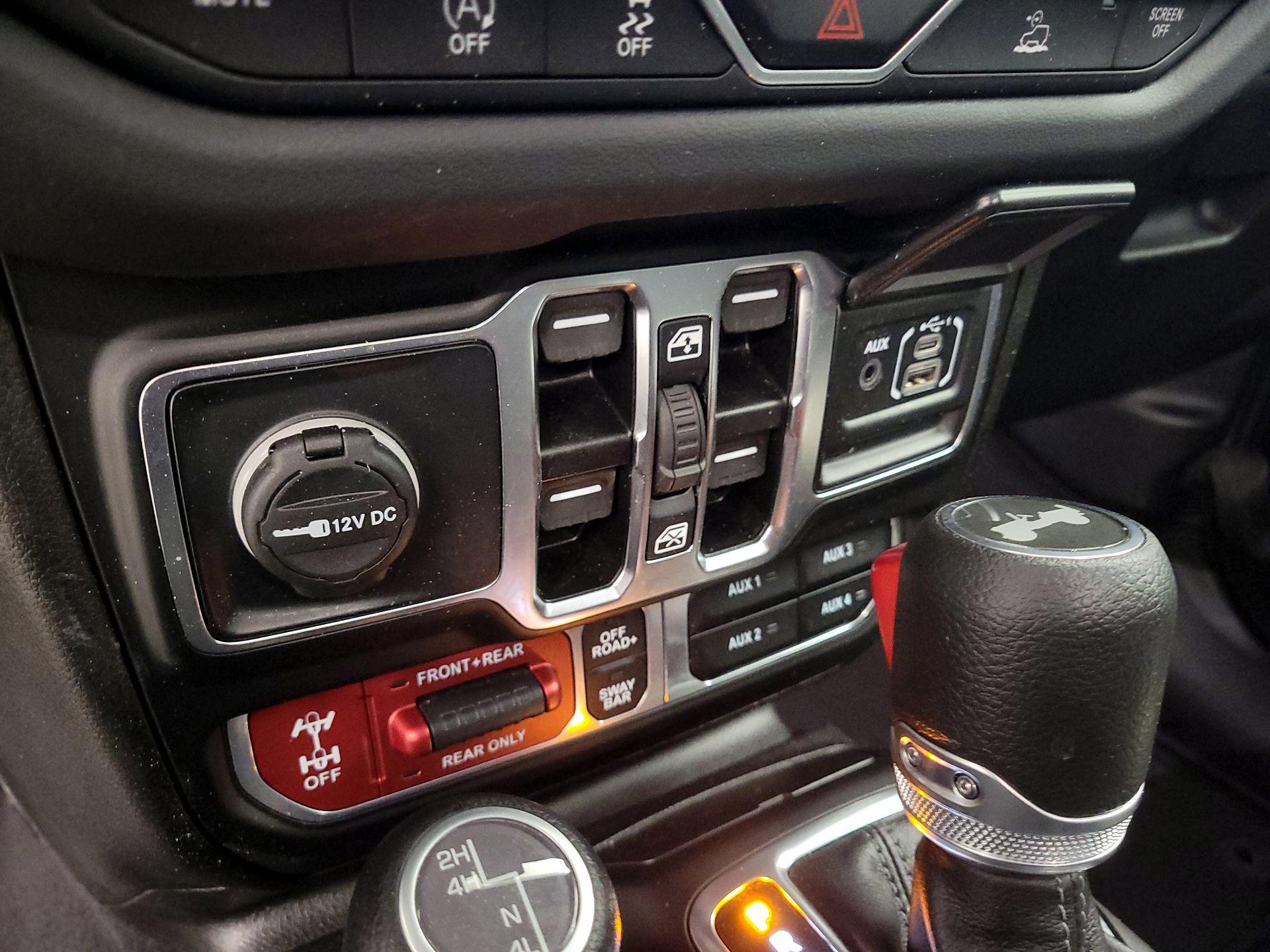 Thumbnail: 2025 Jeep Wrangler - 18