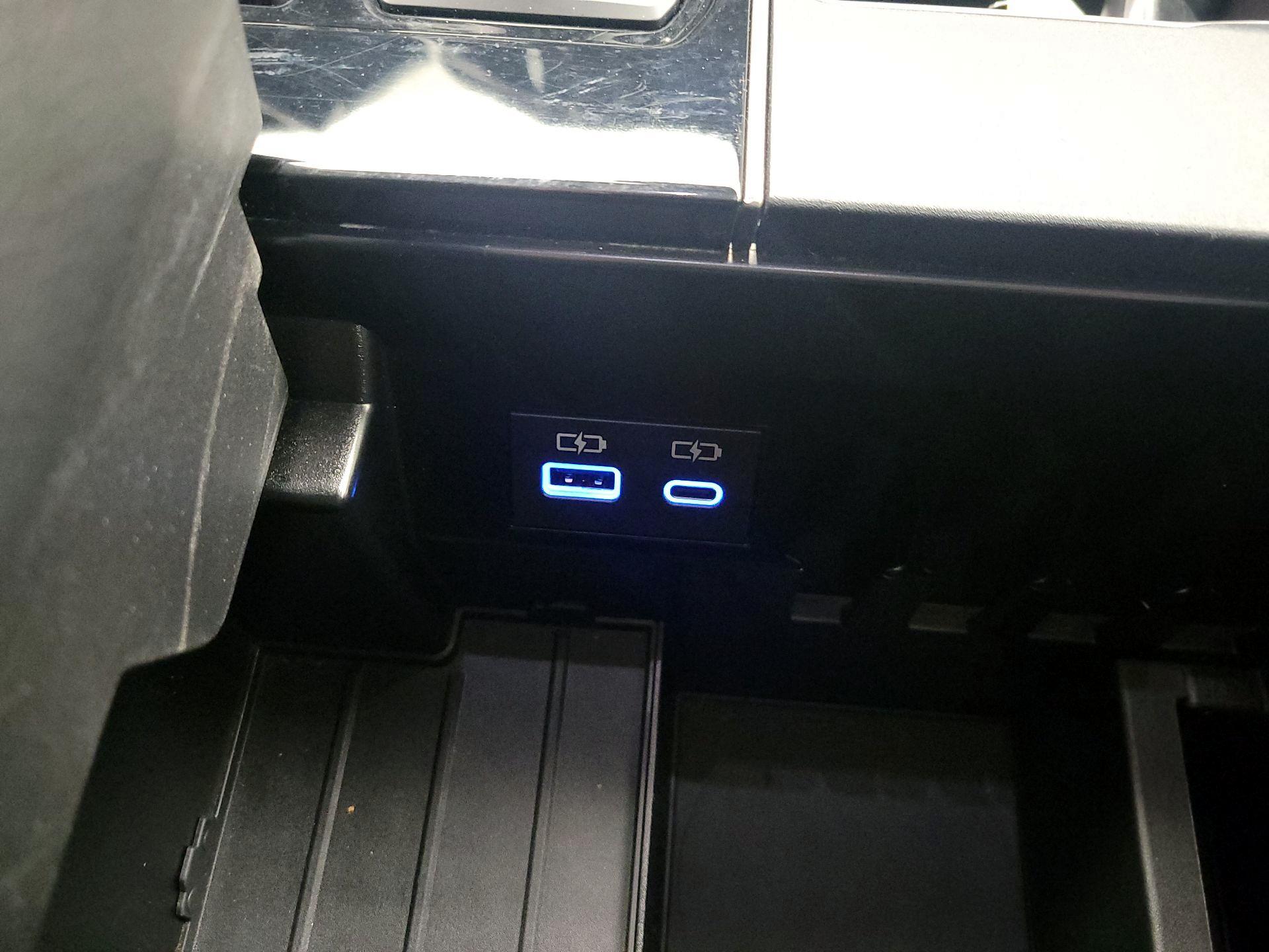 Thumbnail: 2022 Toyota Tundra - 18