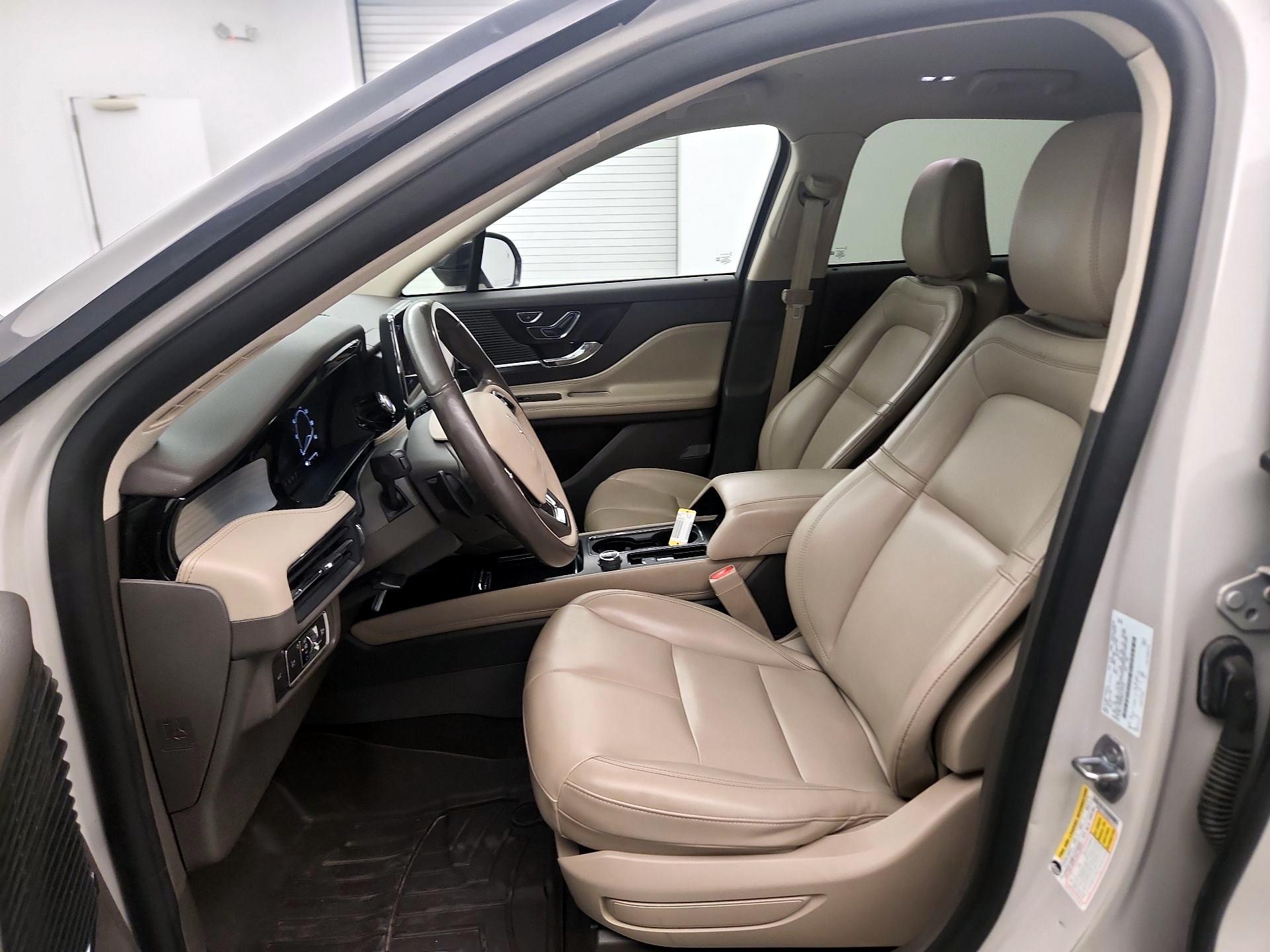 Thumbnail: 2021 Lincoln Corsair - 9