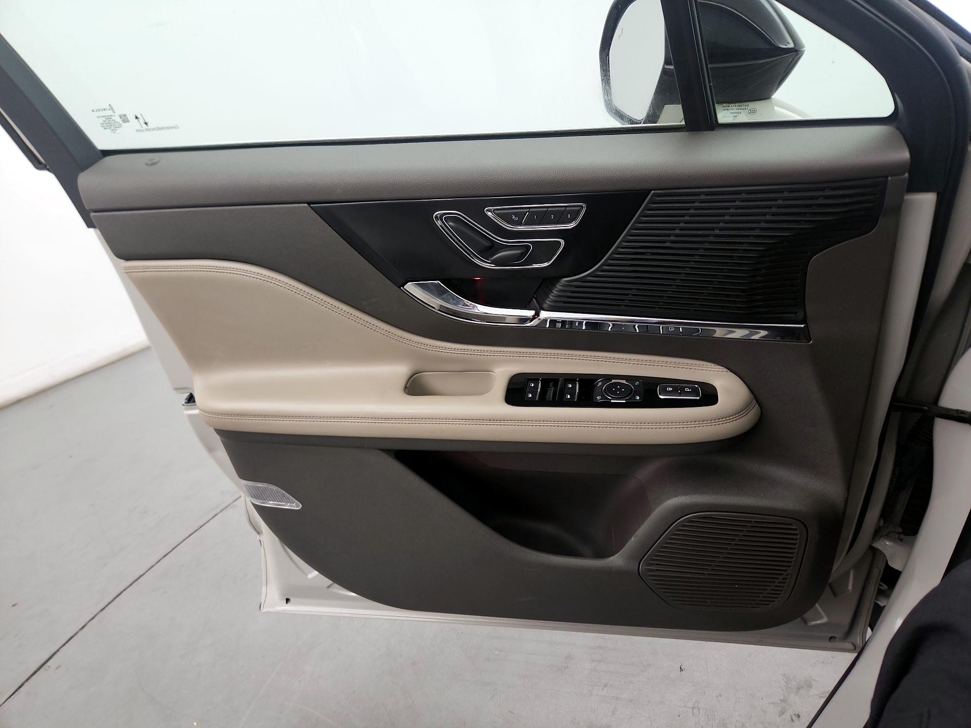 Thumbnail: 2021 Lincoln Corsair - 10