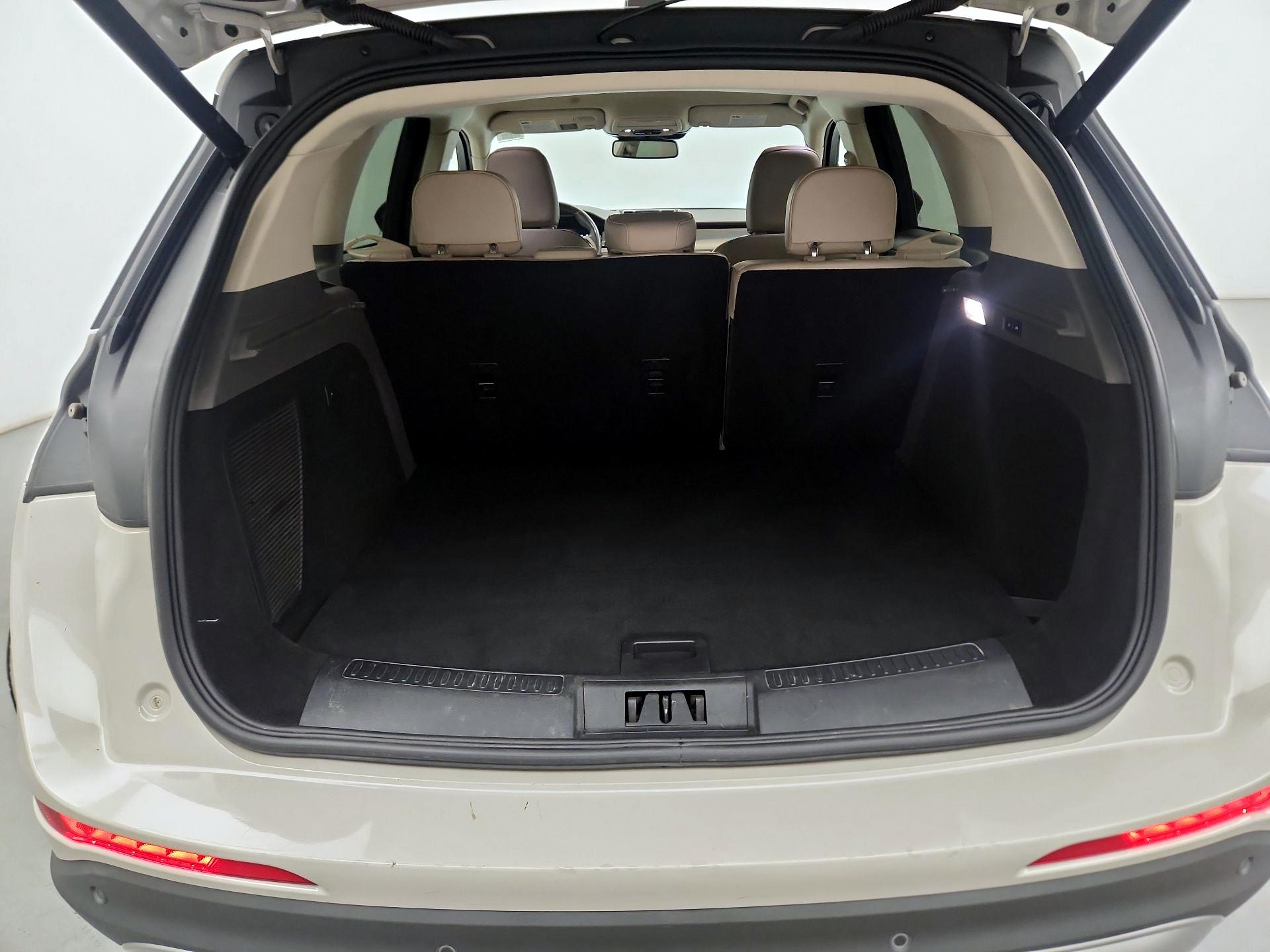 Thumbnail: 2021 Lincoln Corsair - 19