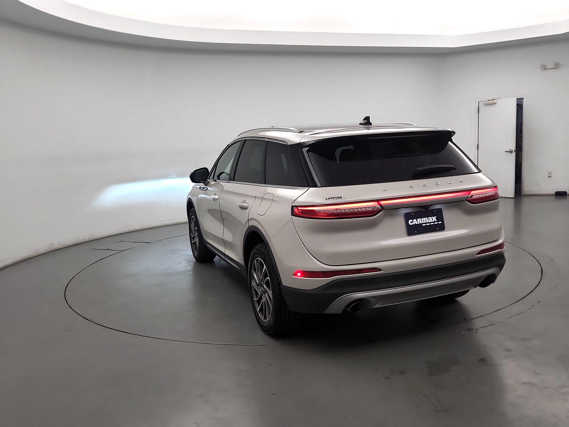 Thumbnail: 2021 Lincoln Corsair - 7