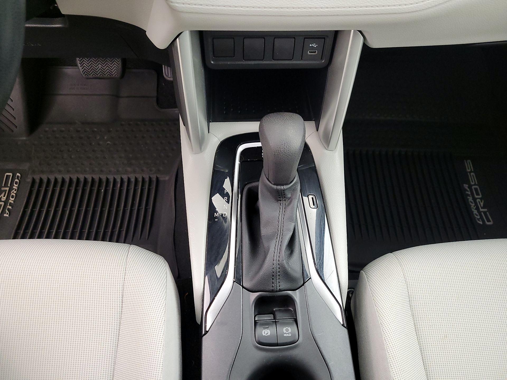 Thumbnail: 2023 Toyota Corolla Cross - 18