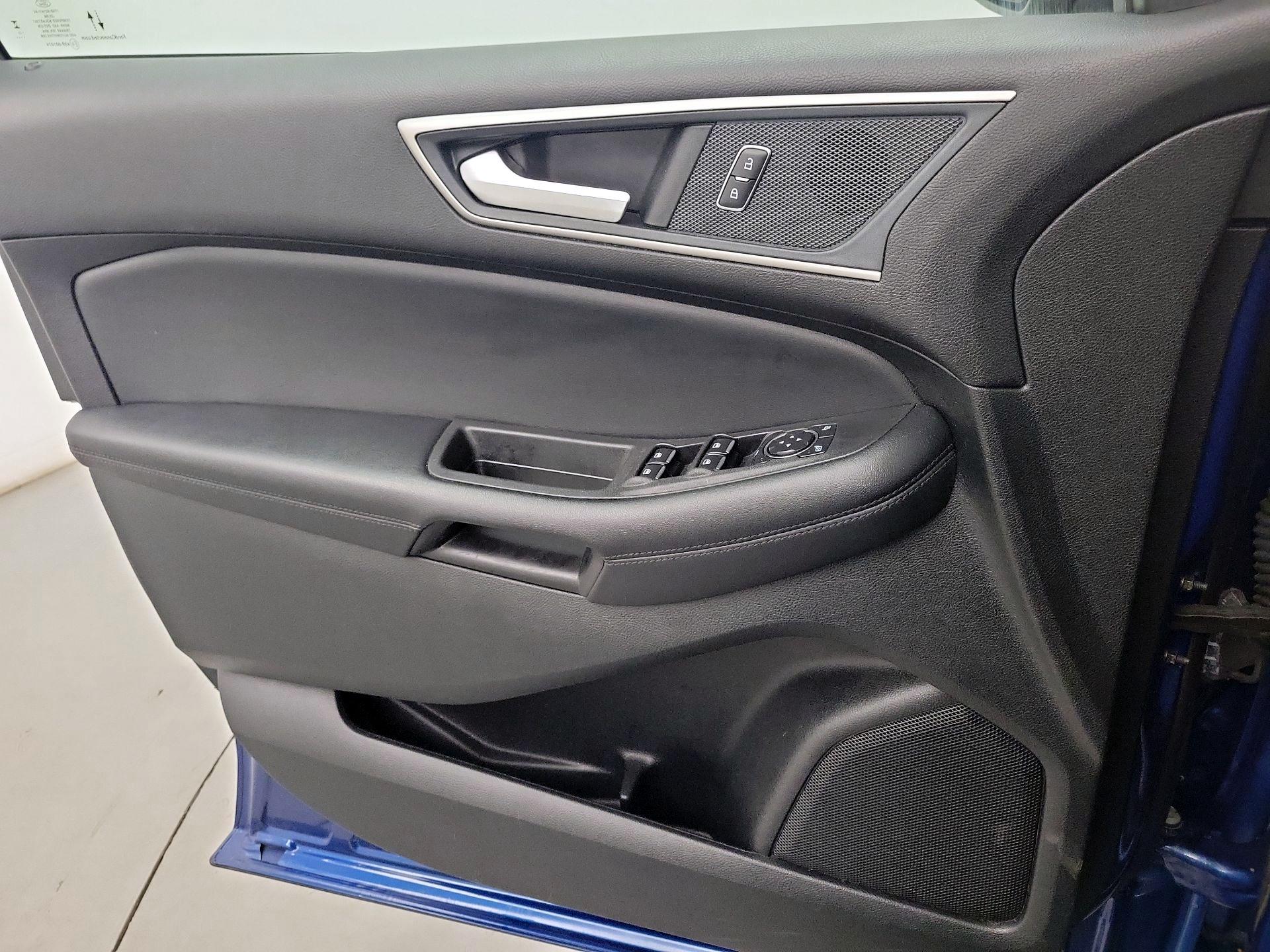 Thumbnail: 2023 Ford Edge - 10