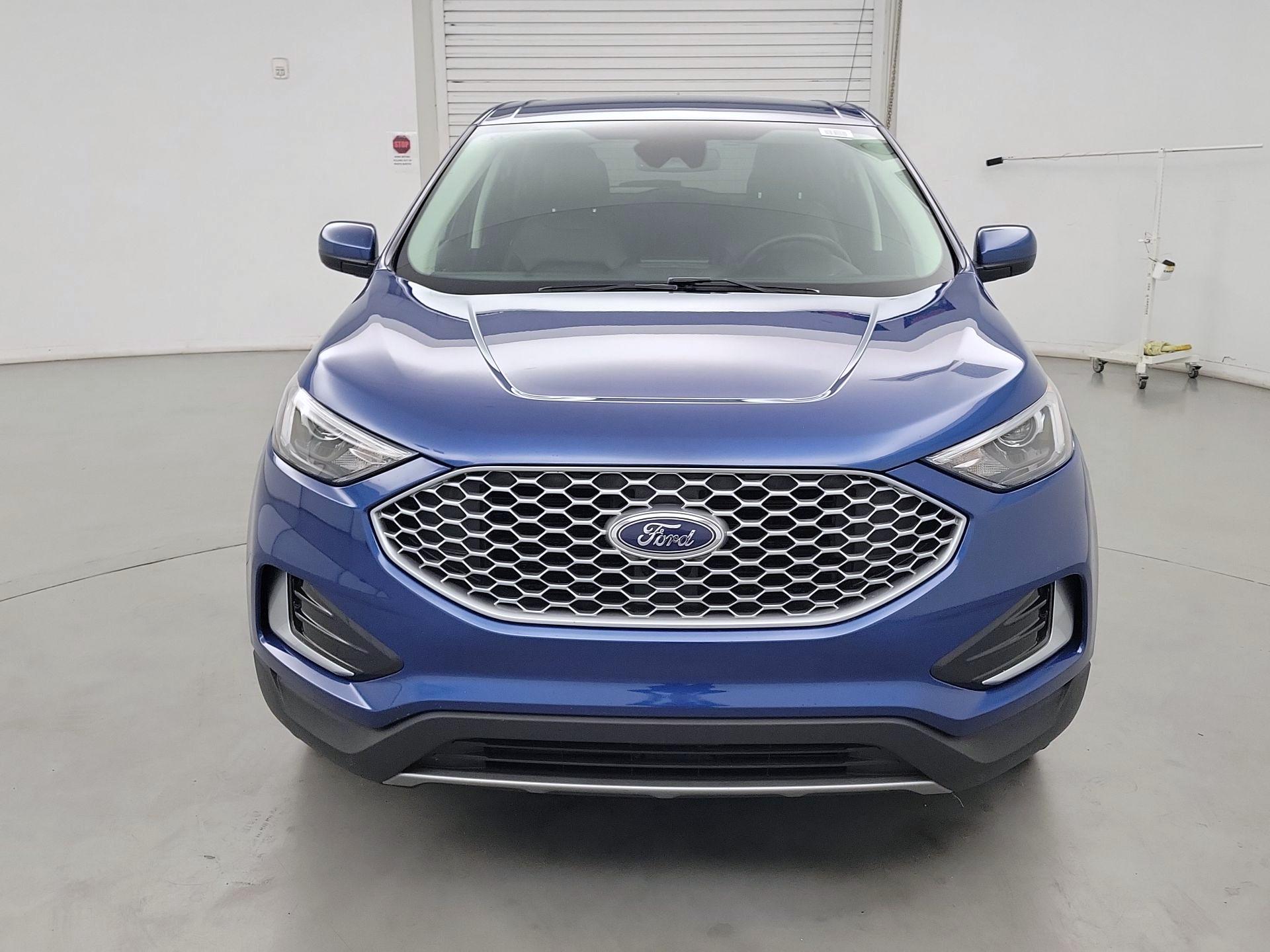 Thumbnail: 2023 Ford Edge - 2