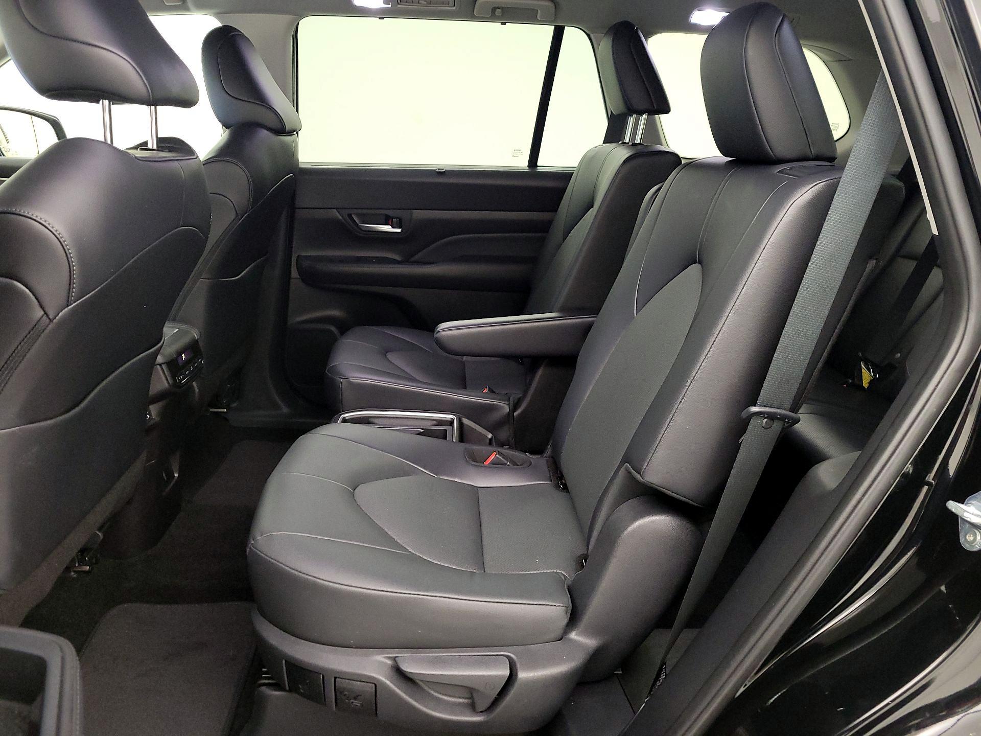 Thumbnail: 2025 Toyota Grand Highlander - 19