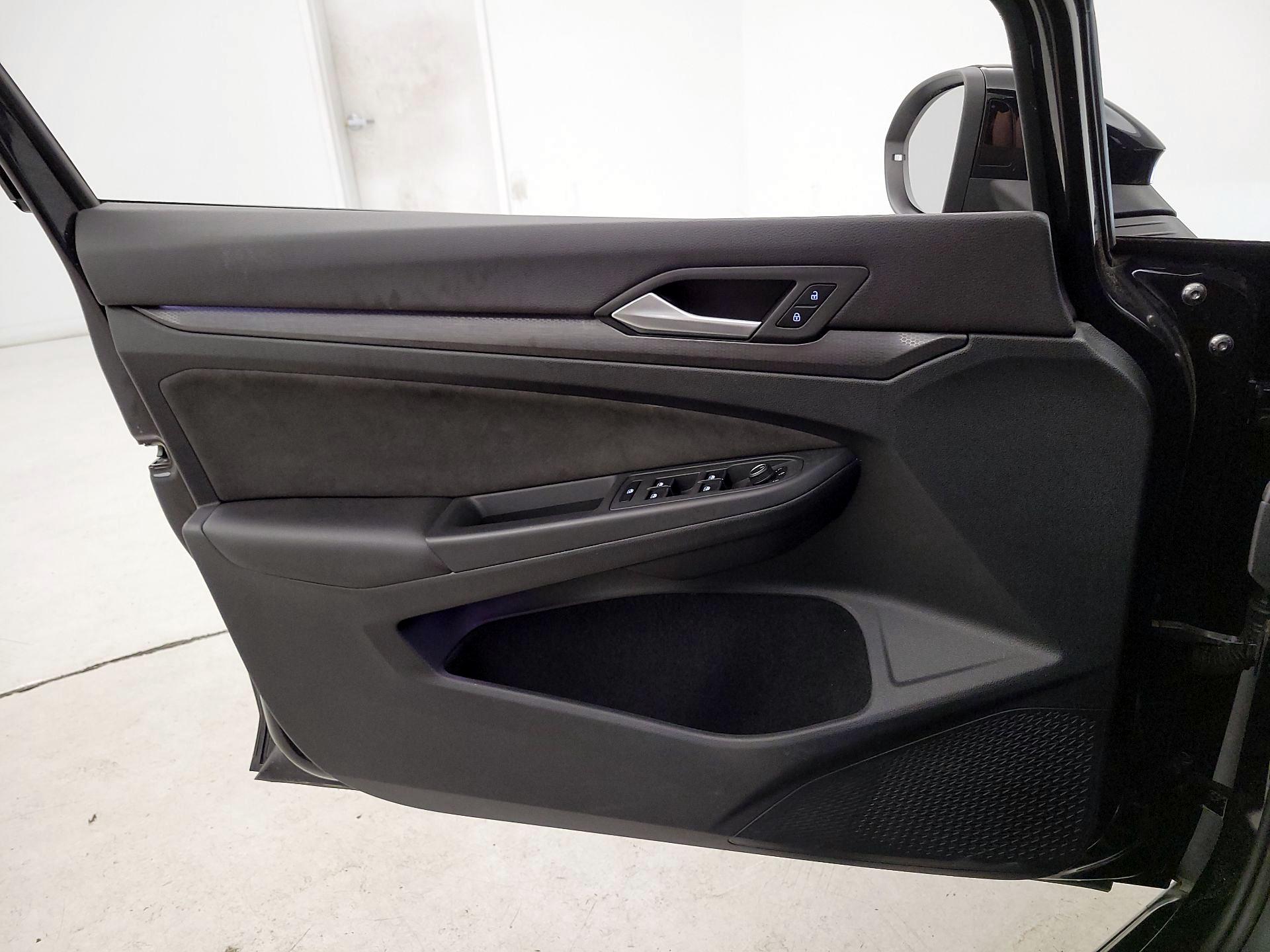 Thumbnail: 2023 Volkswagen Golf - 12