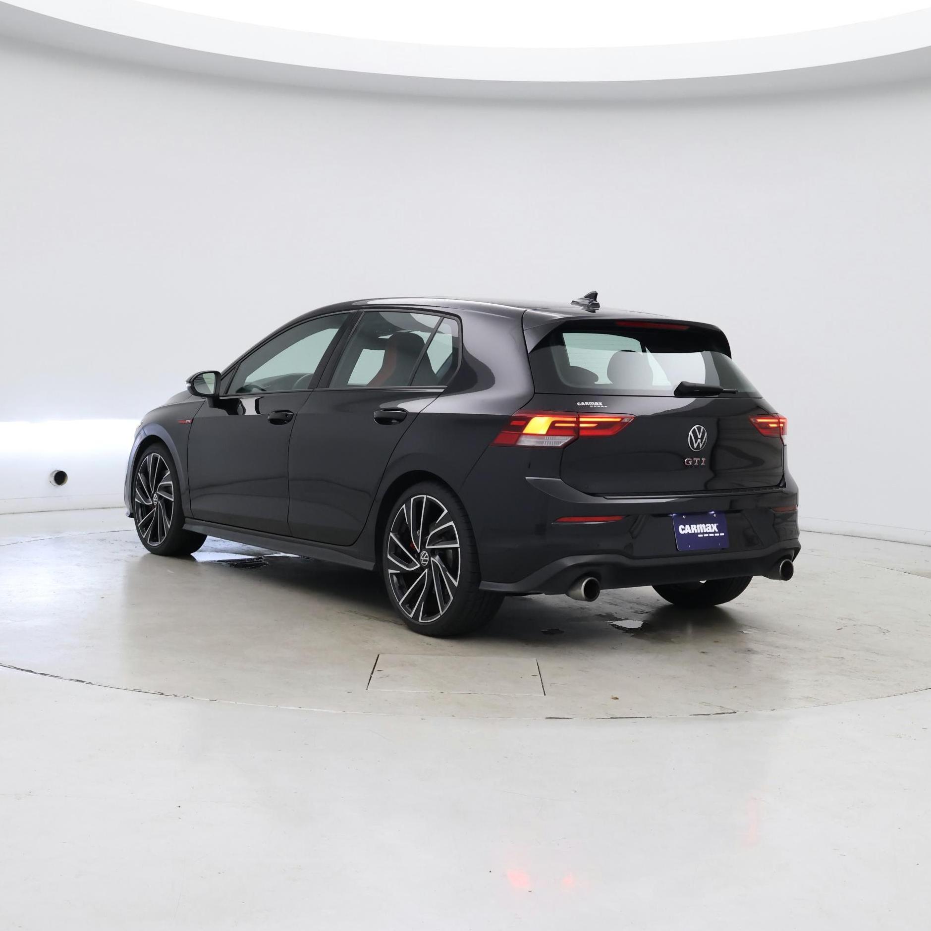 Thumbnail: 2023 Volkswagen Golf - 2