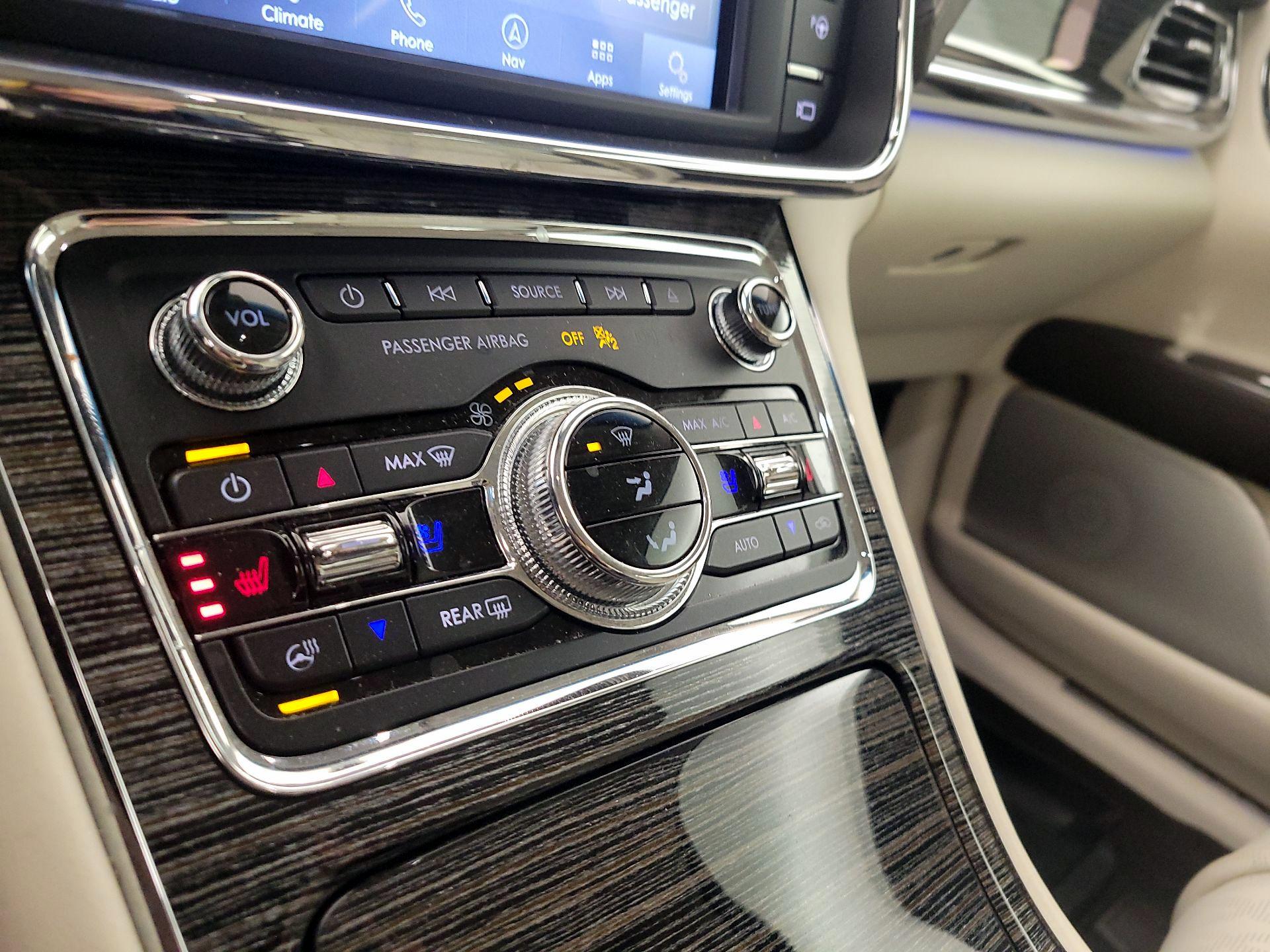 Thumbnail: 2020 Lincoln Continental - 17