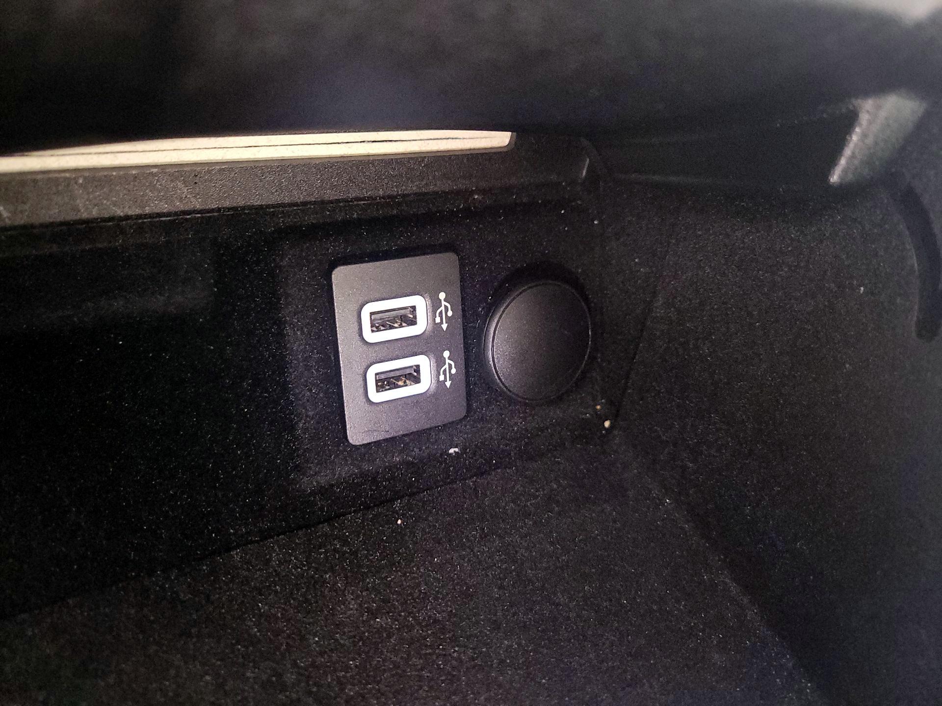 Thumbnail: 2020 Lincoln Continental - 19