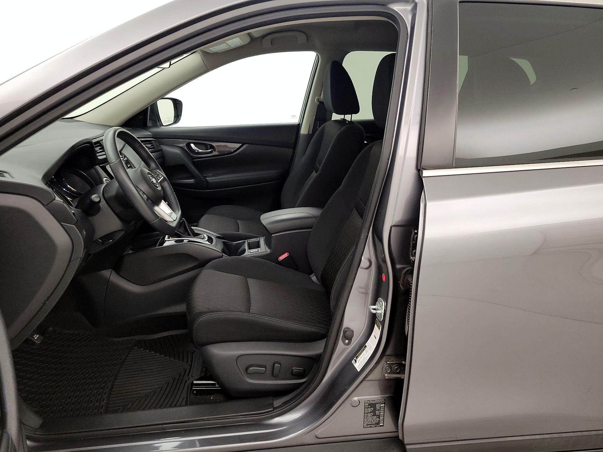 Thumbnail: 2017 Nissan Rogue - 11