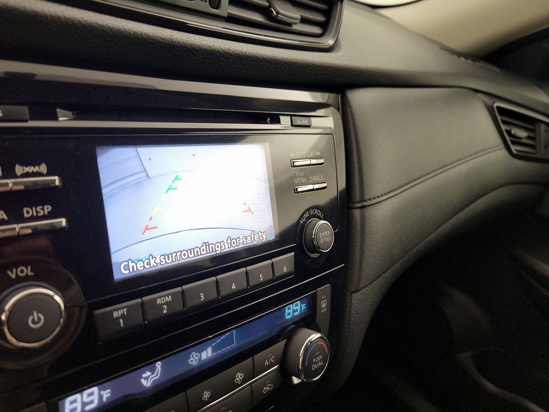 Thumbnail: 2017 Nissan Rogue - 13