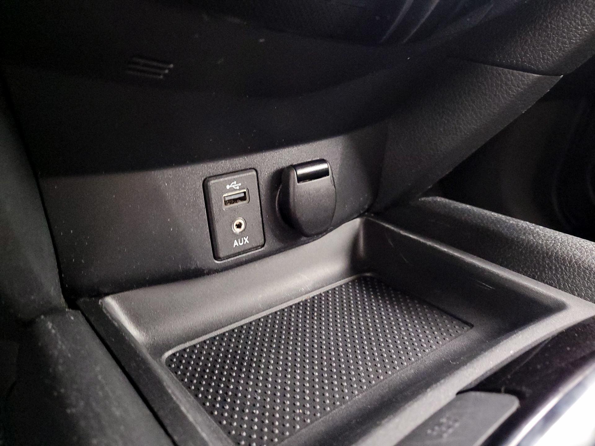 Thumbnail: 2017 Nissan Rogue - 17