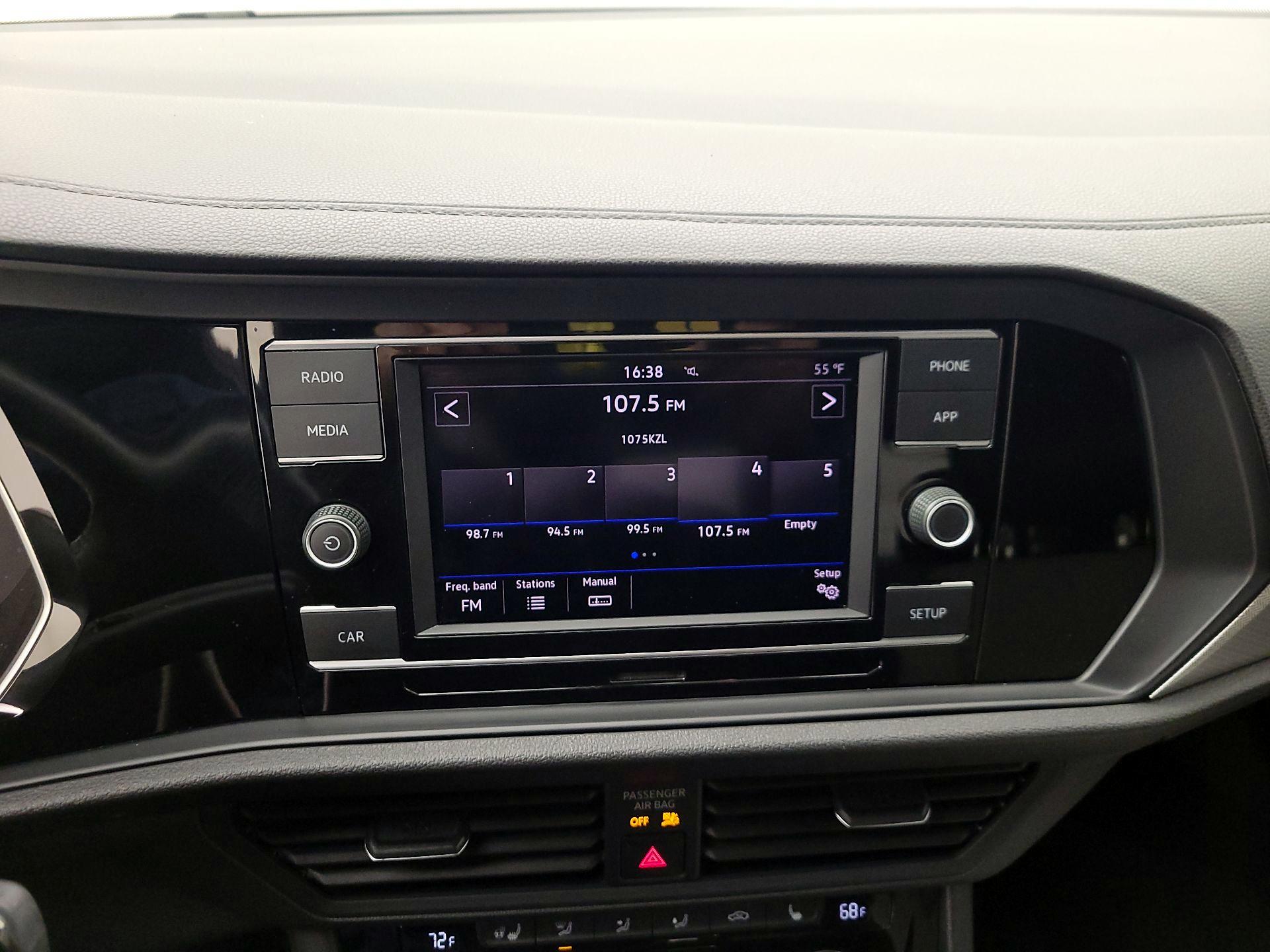 Thumbnail: 2019 Volkswagen Jetta - 15