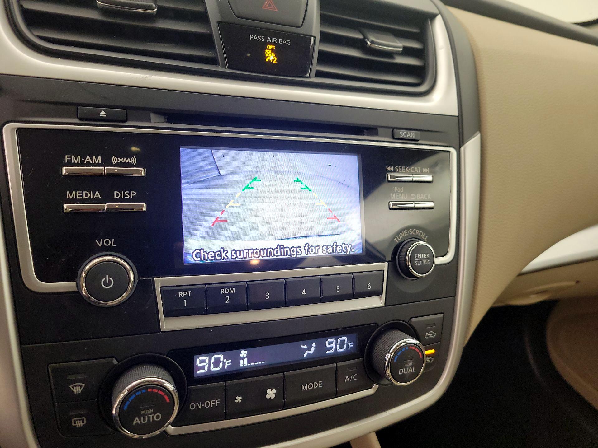 Thumbnail: 2017 Nissan Altima - 14