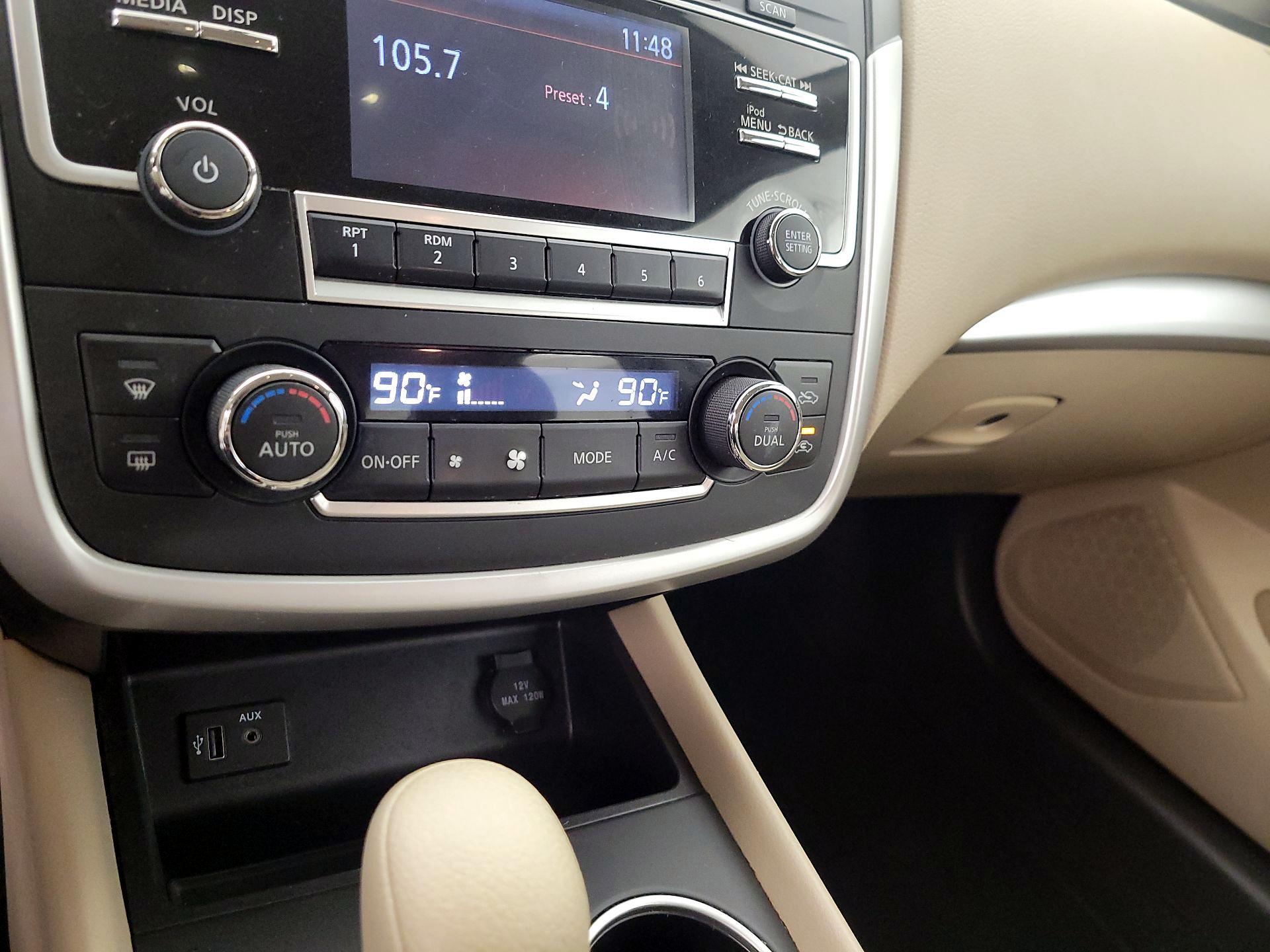 Thumbnail: 2017 Nissan Altima - 16