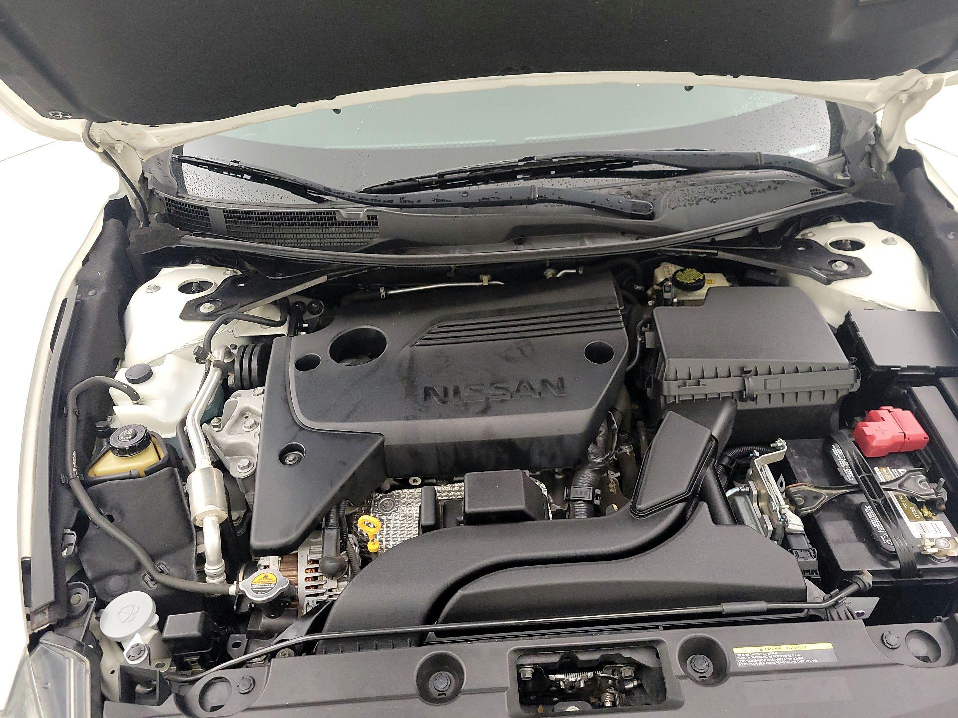 Thumbnail: 2017 Nissan Altima - 20