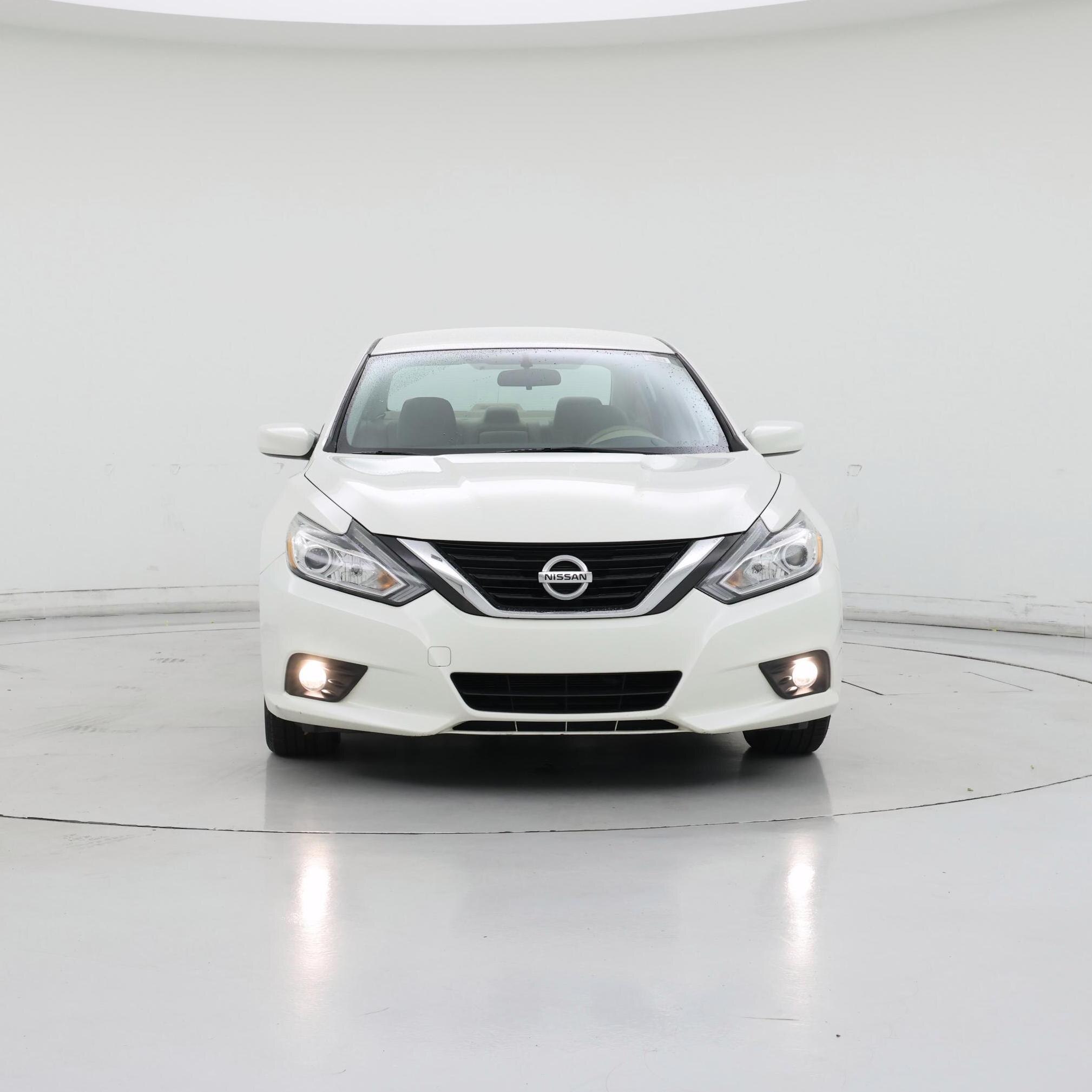 Thumbnail: 2017 Nissan Altima - 5