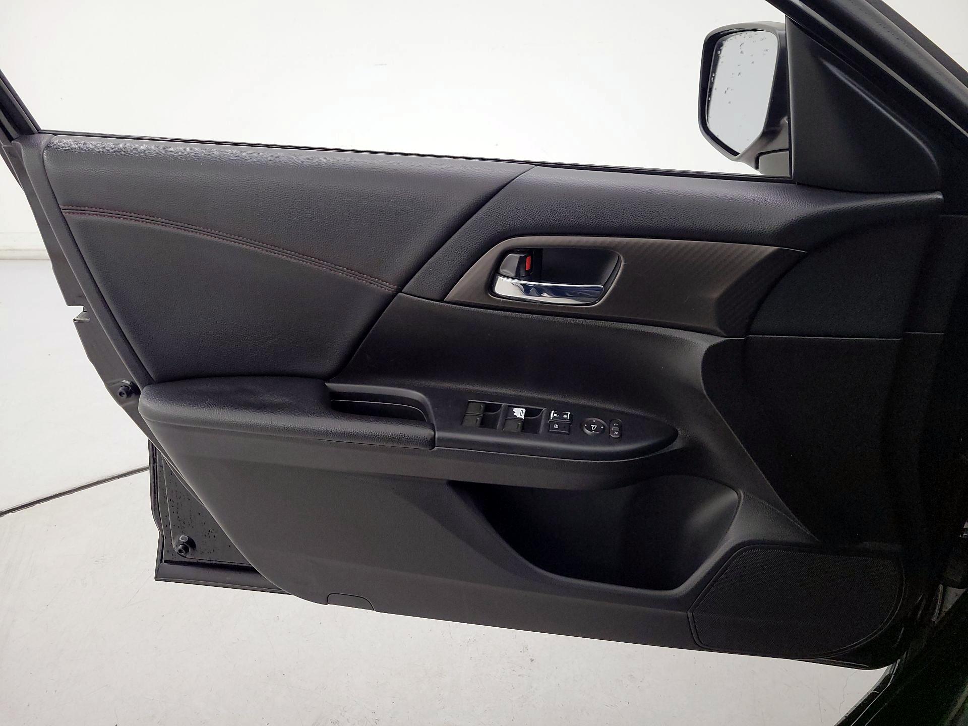 Thumbnail: 2017 Honda Accord - 12