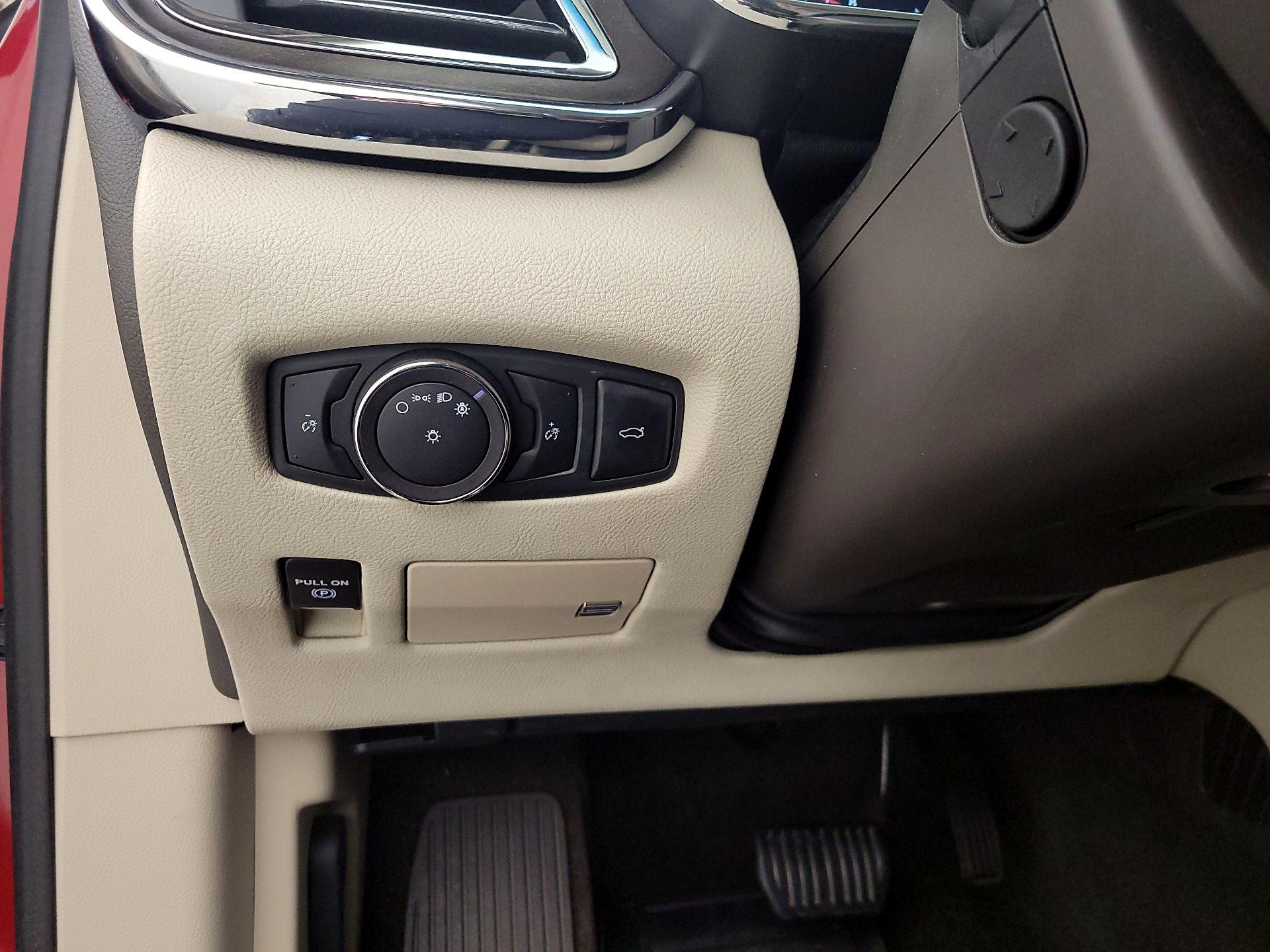 Thumbnail: 2018 Lincoln Continental - 13