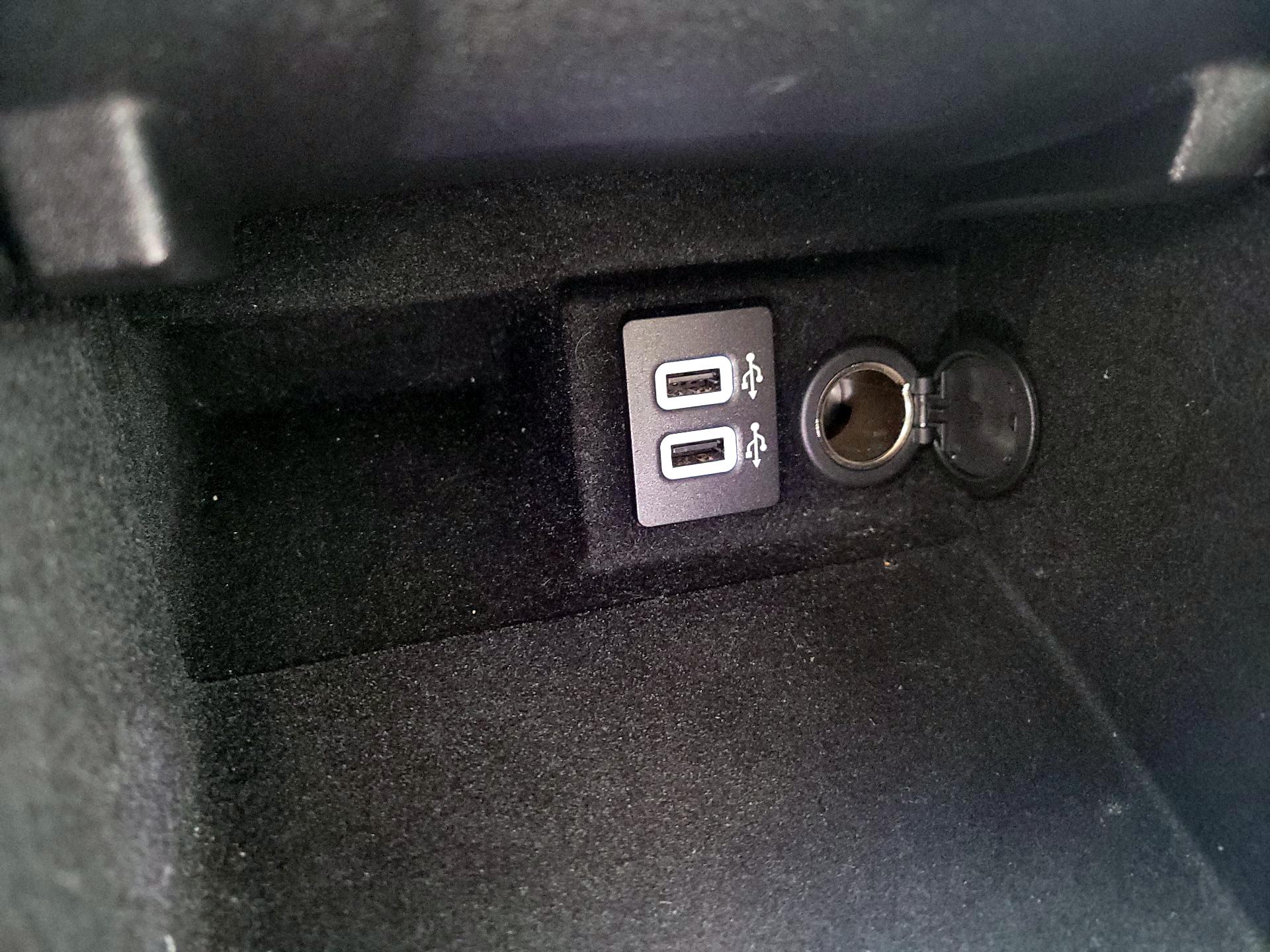 Thumbnail: 2018 Lincoln Continental - 19