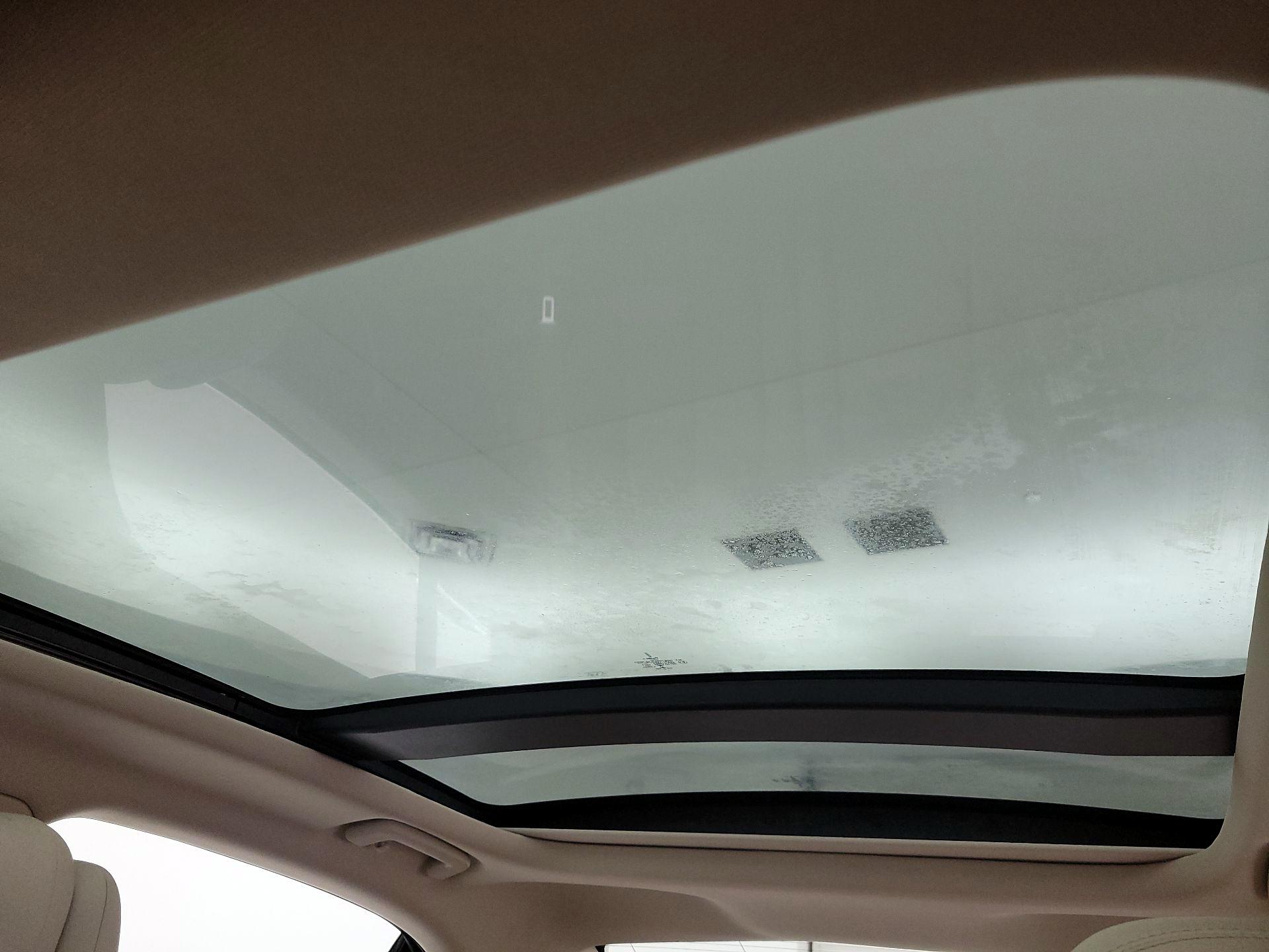 Thumbnail: 2018 Lincoln Continental - 20