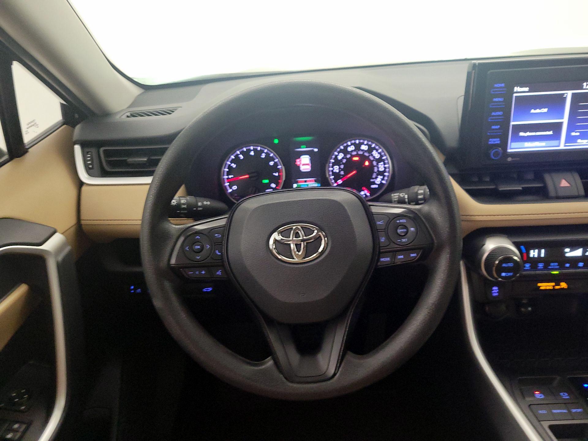 Thumbnail: 2021 Toyota RAV4 - 10