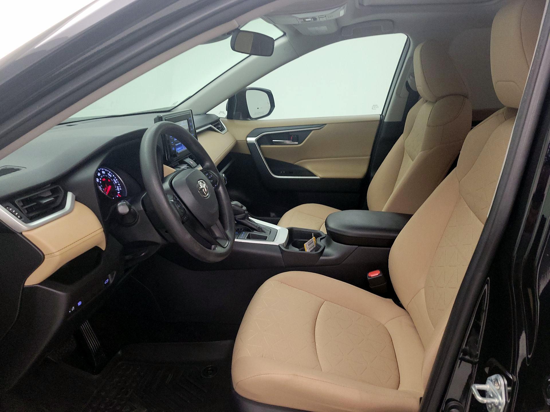 Thumbnail: 2021 Toyota RAV4 - 11