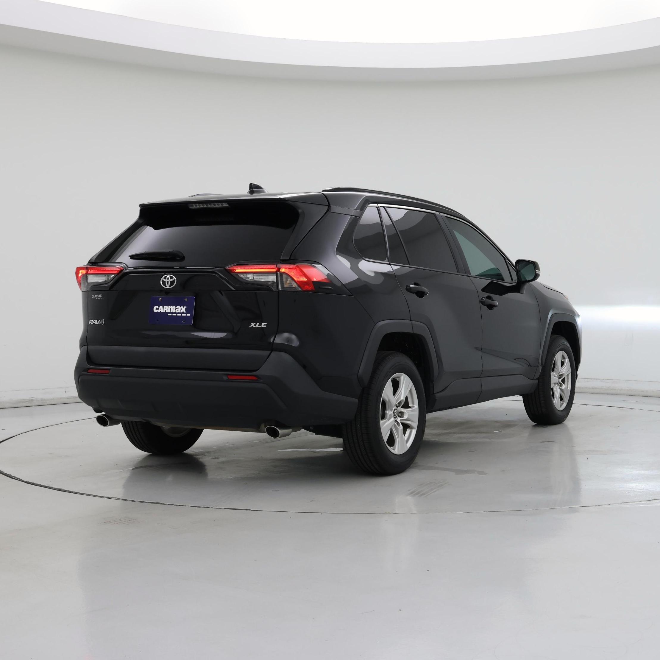 Thumbnail: 2021 Toyota RAV4 - 8