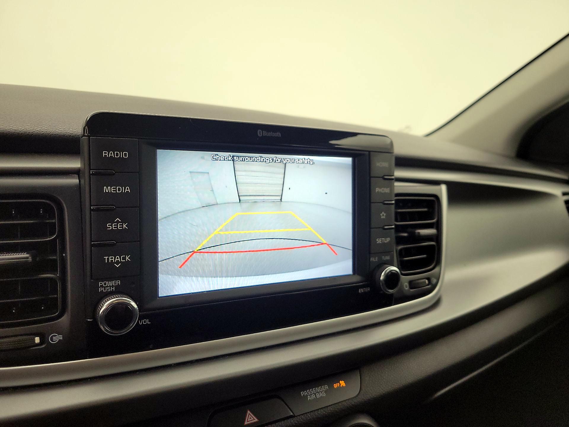 Thumbnail: 2020 Kia Rio - 14