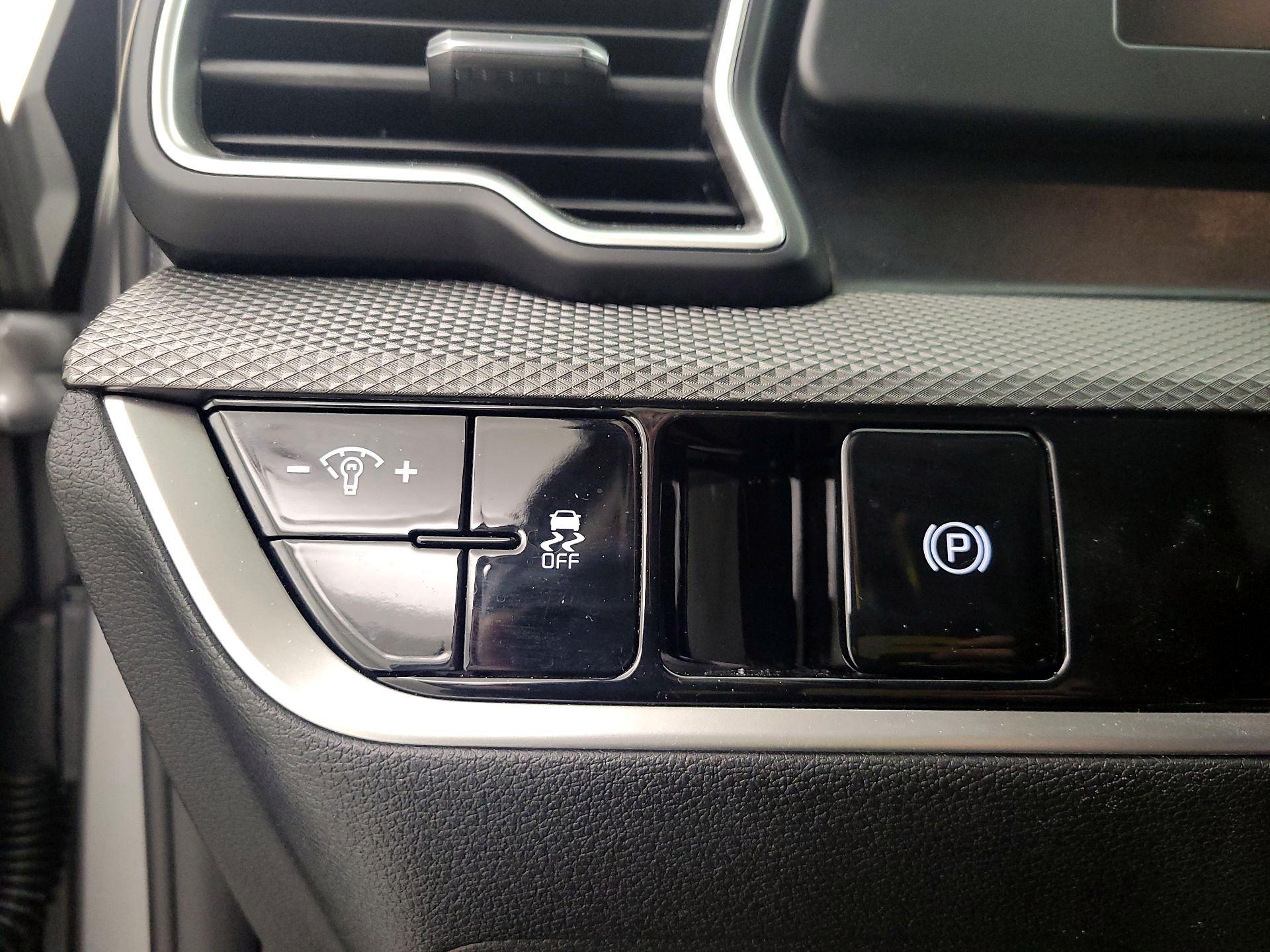 Thumbnail: 2023 Kia Sportage - 13