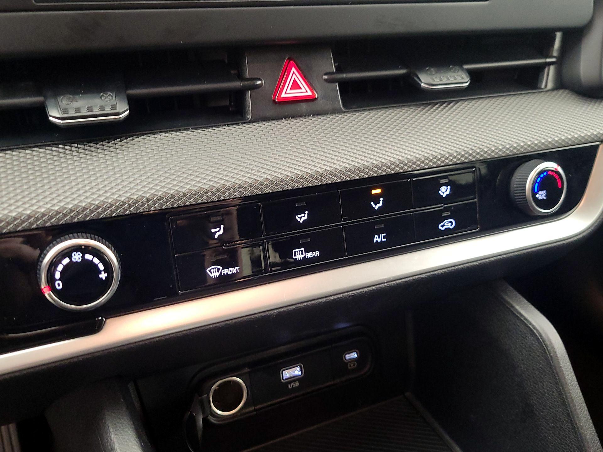 Thumbnail: 2023 Kia Sportage - 16