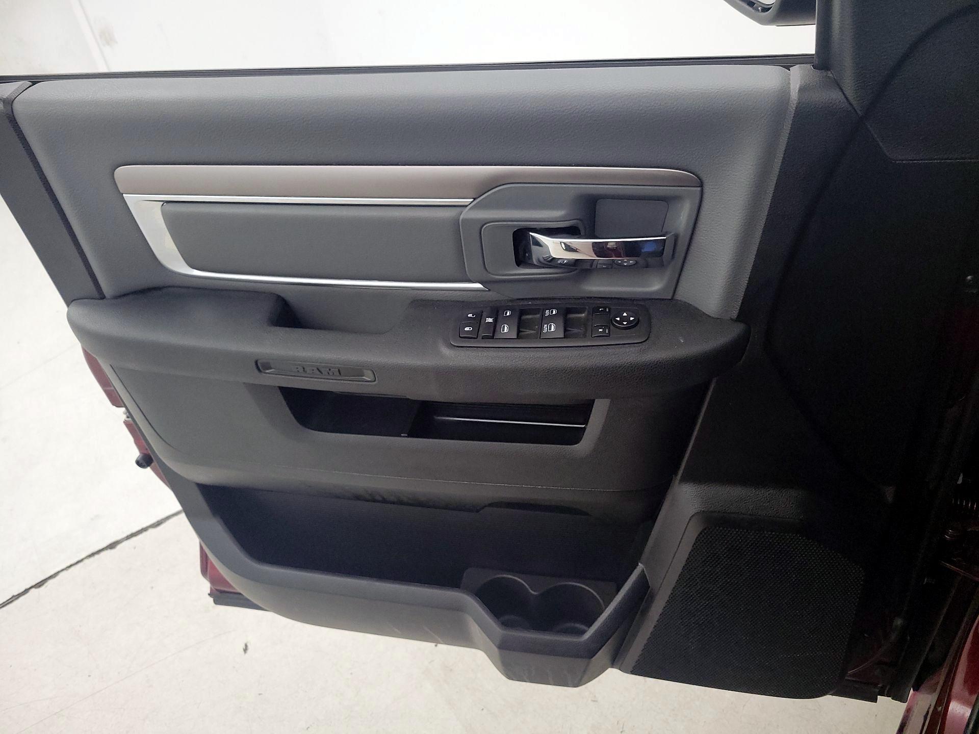 Thumbnail: 2024 RAM 1500 Classic - 12