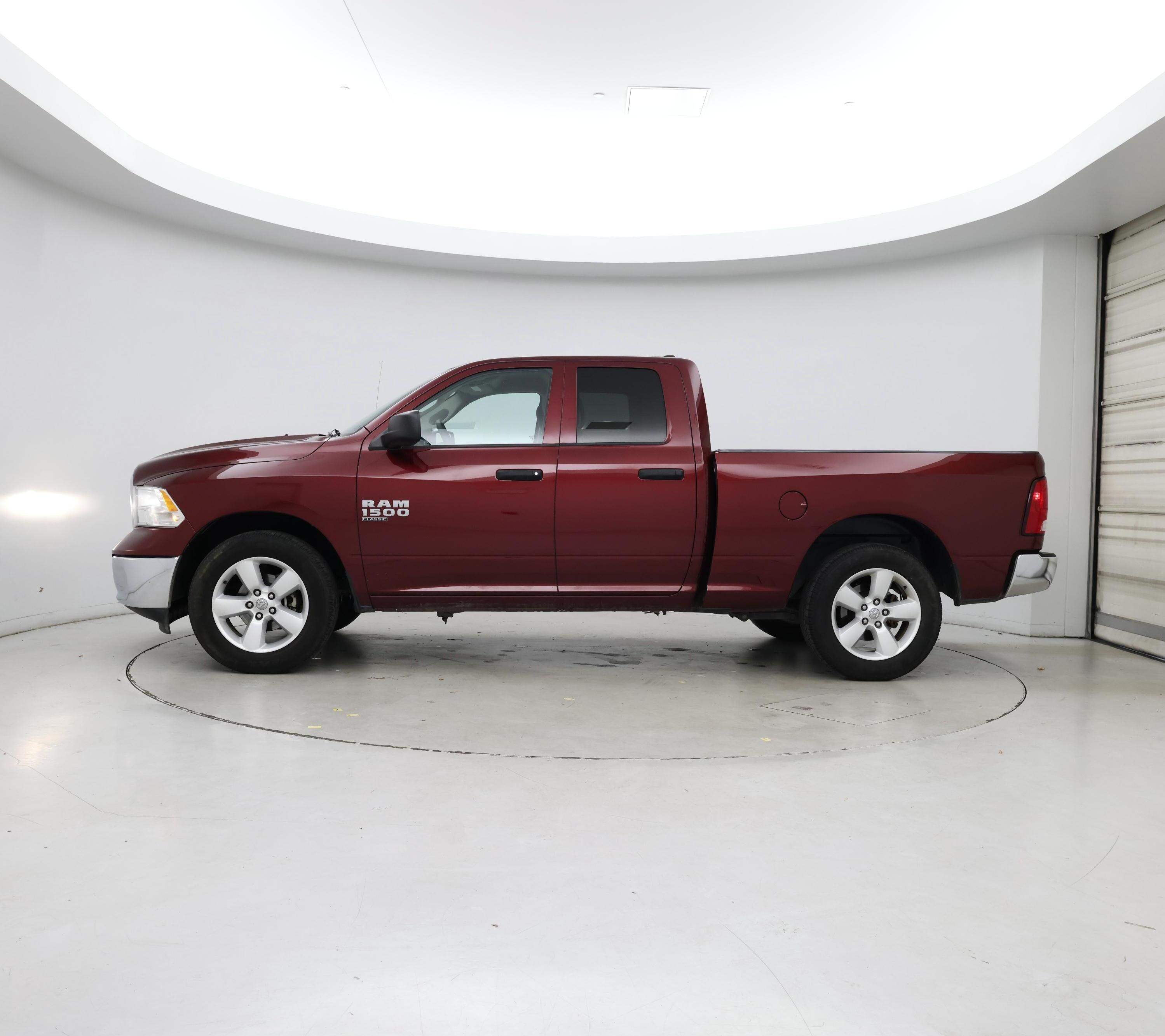 Thumbnail: 2024 RAM 1500 Classic - 3