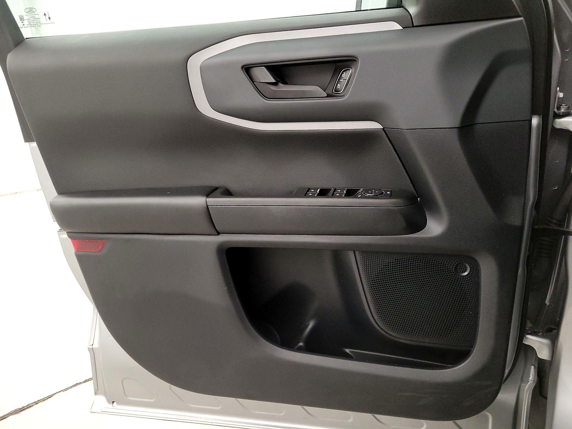 Thumbnail: 2022 Ford Bronco Sport - 12