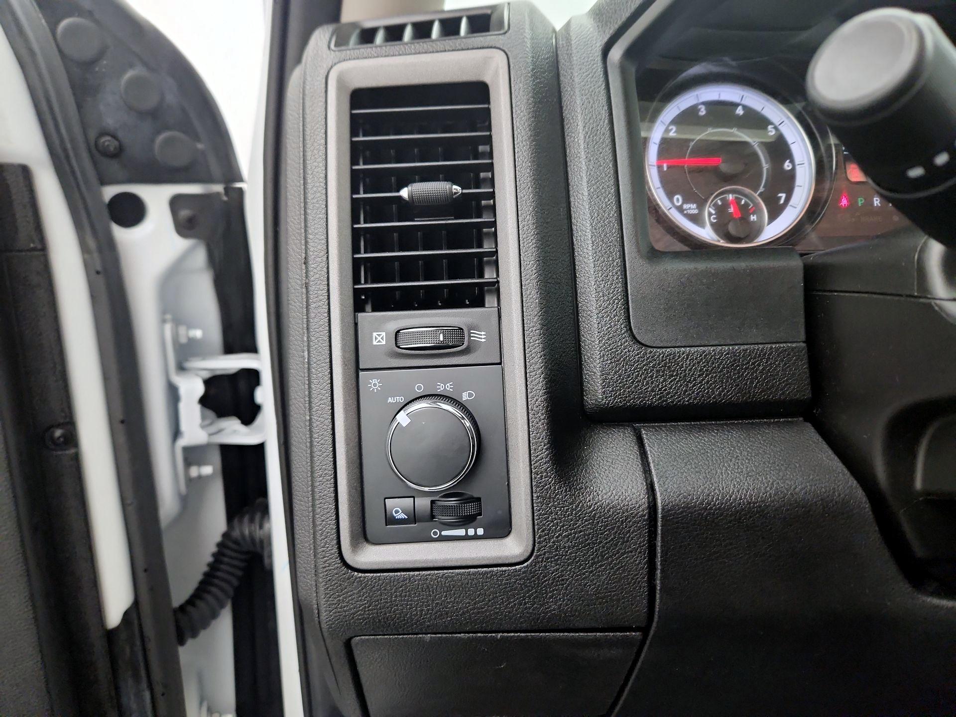 Thumbnail: 2023 RAM 1500 Classic - 13