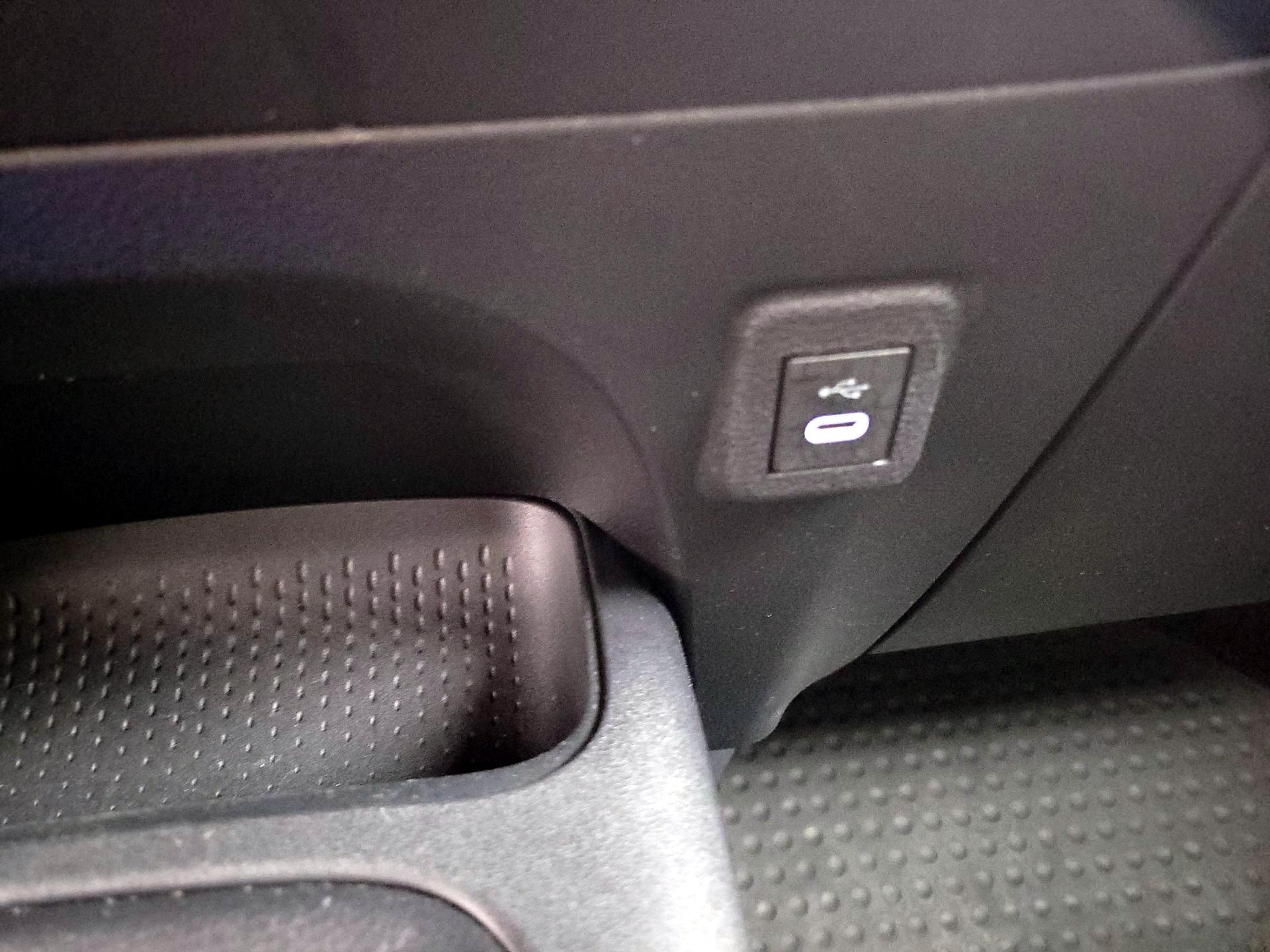 Thumbnail: 2025 Toyota Corolla - 18